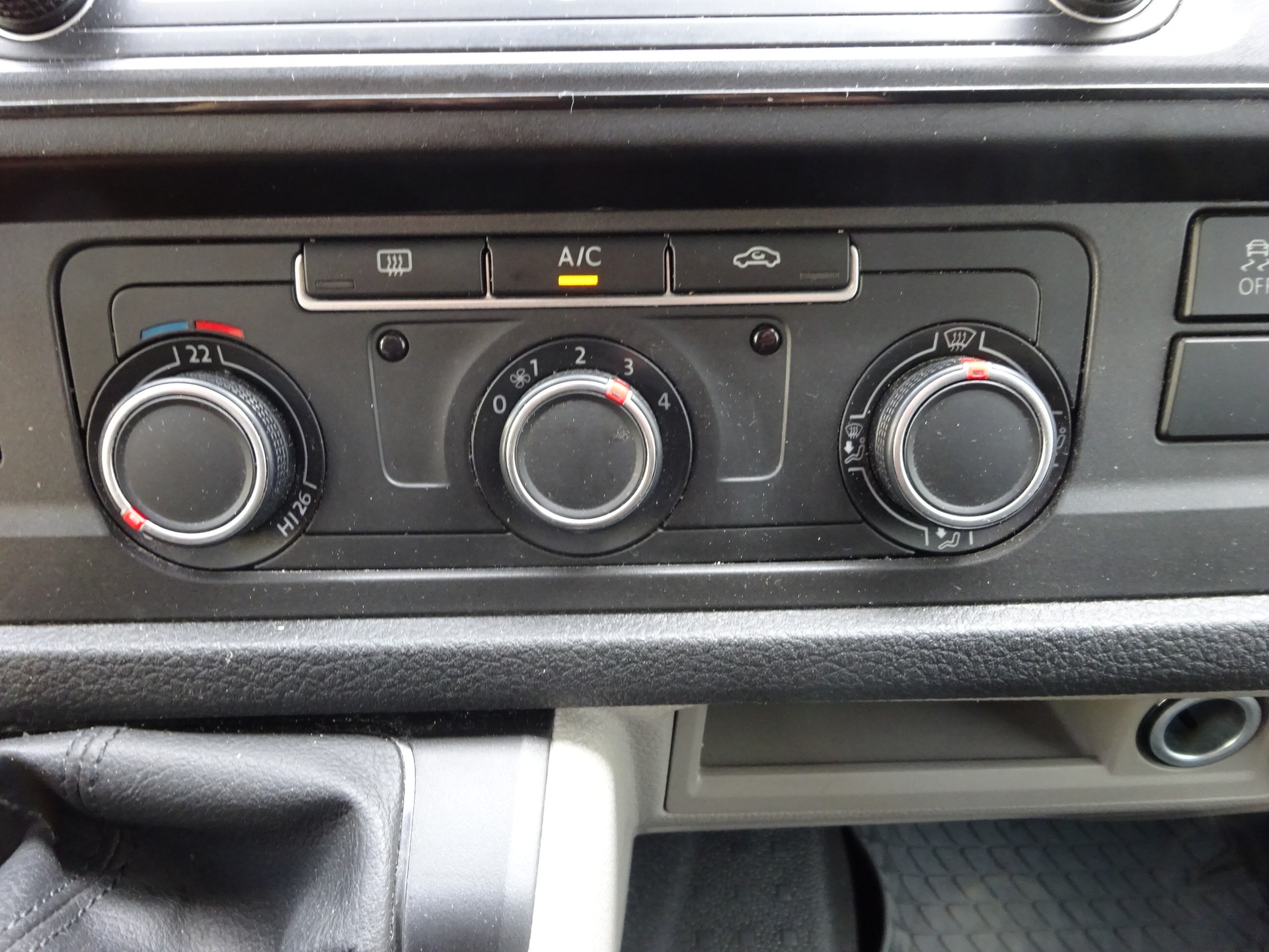 VW T6 2.0 TDI 4Motion-image-9