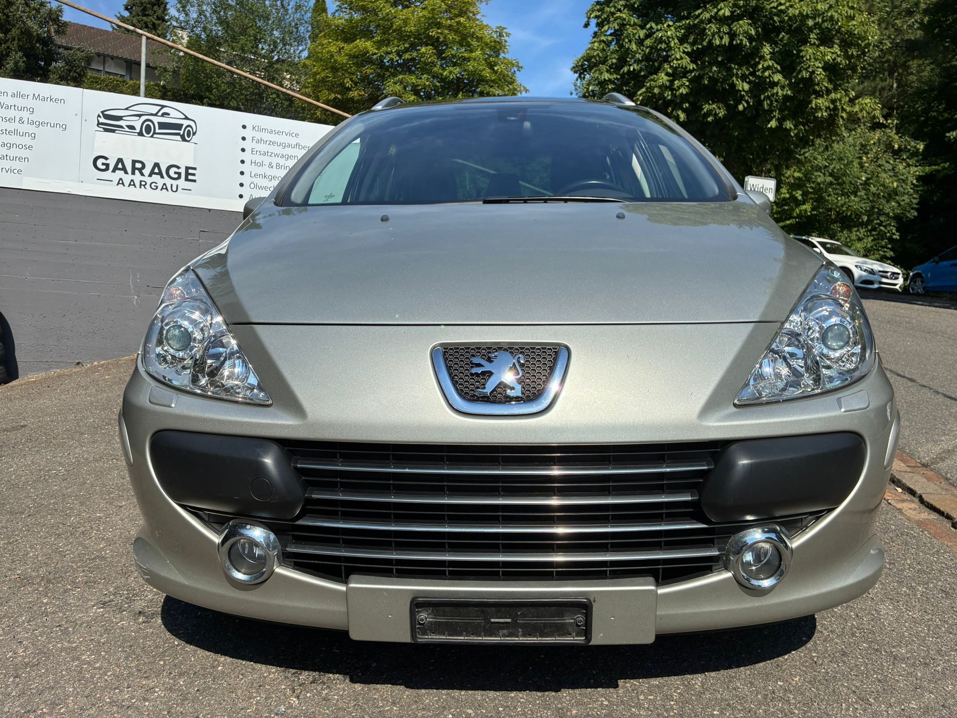 PEUGEOT 307 SW 2.0 16V Premium-image-1