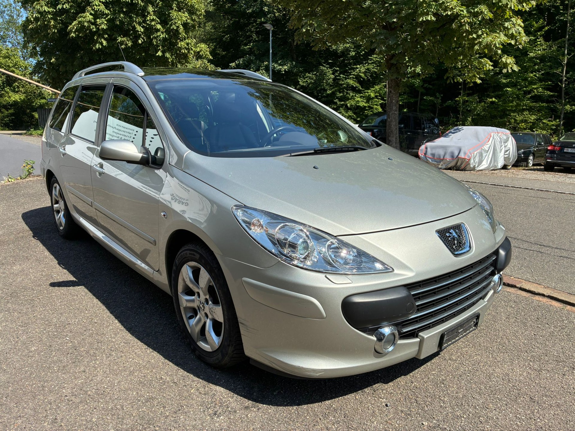 PEUGEOT 307 SW 2.0 16V Premium-image-2