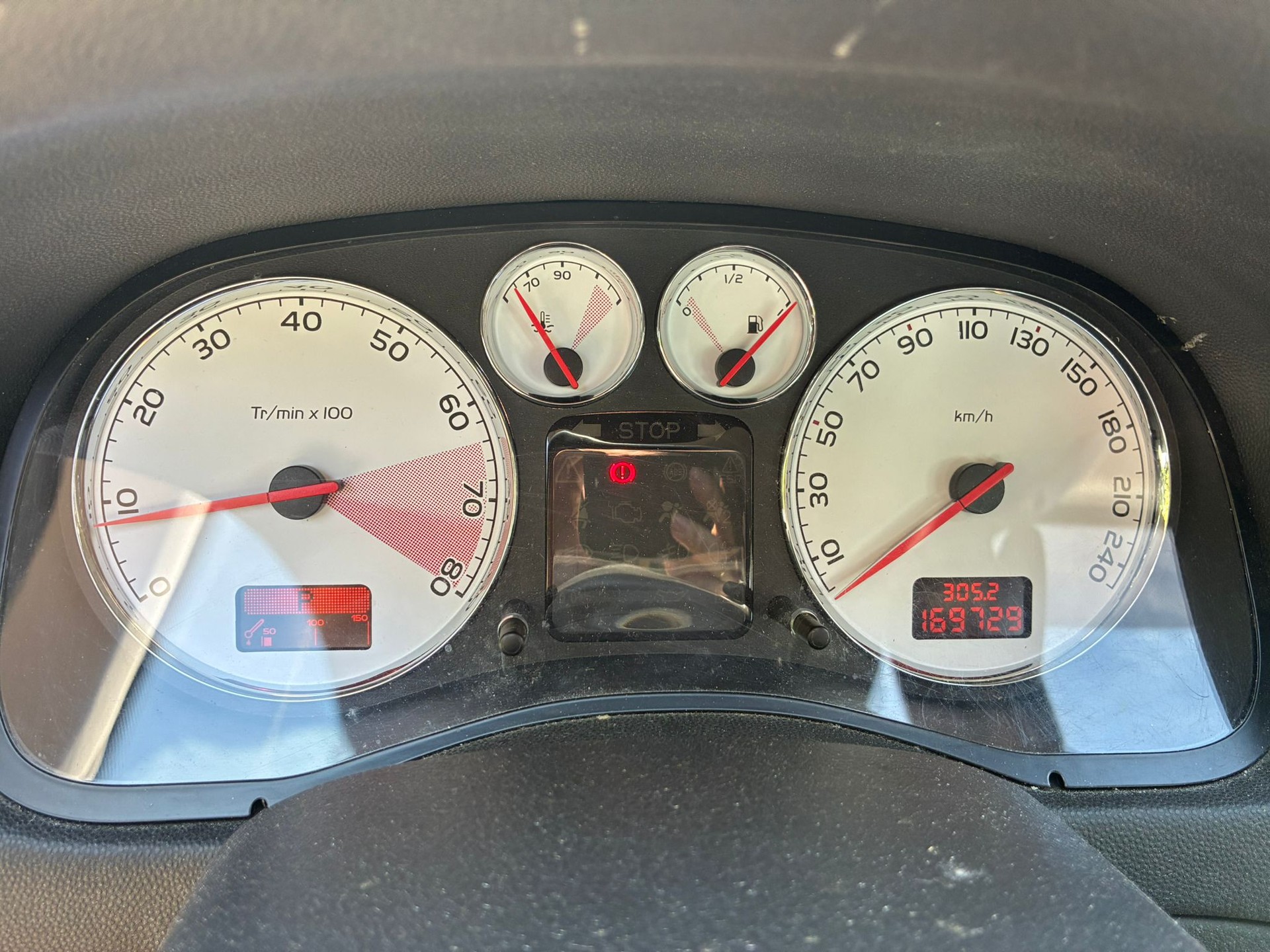 PEUGEOT 307 SW 2.0 16V Premium-image-8