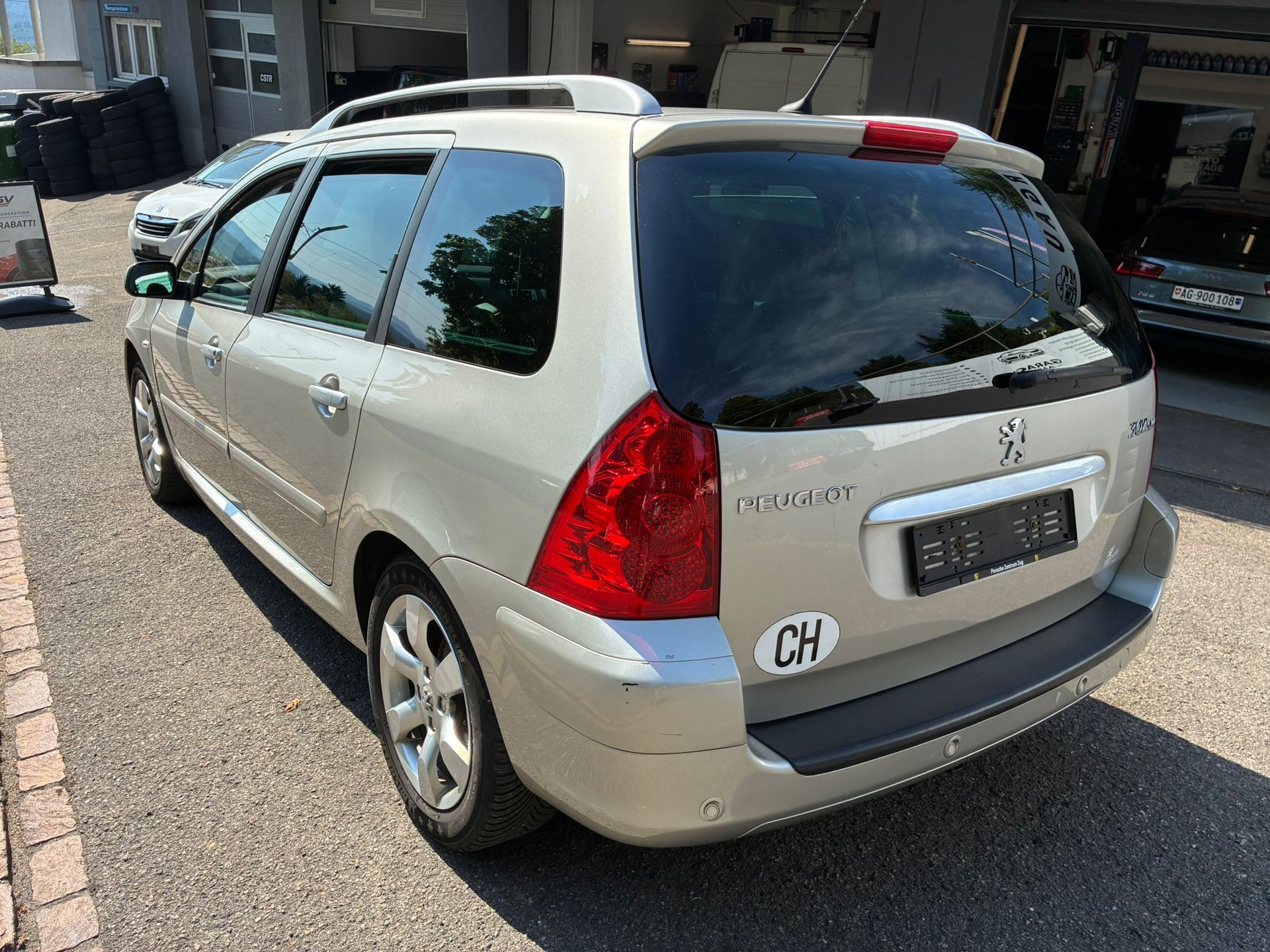 PEUGEOT 307 SW 2.0 16V Premium-image-6