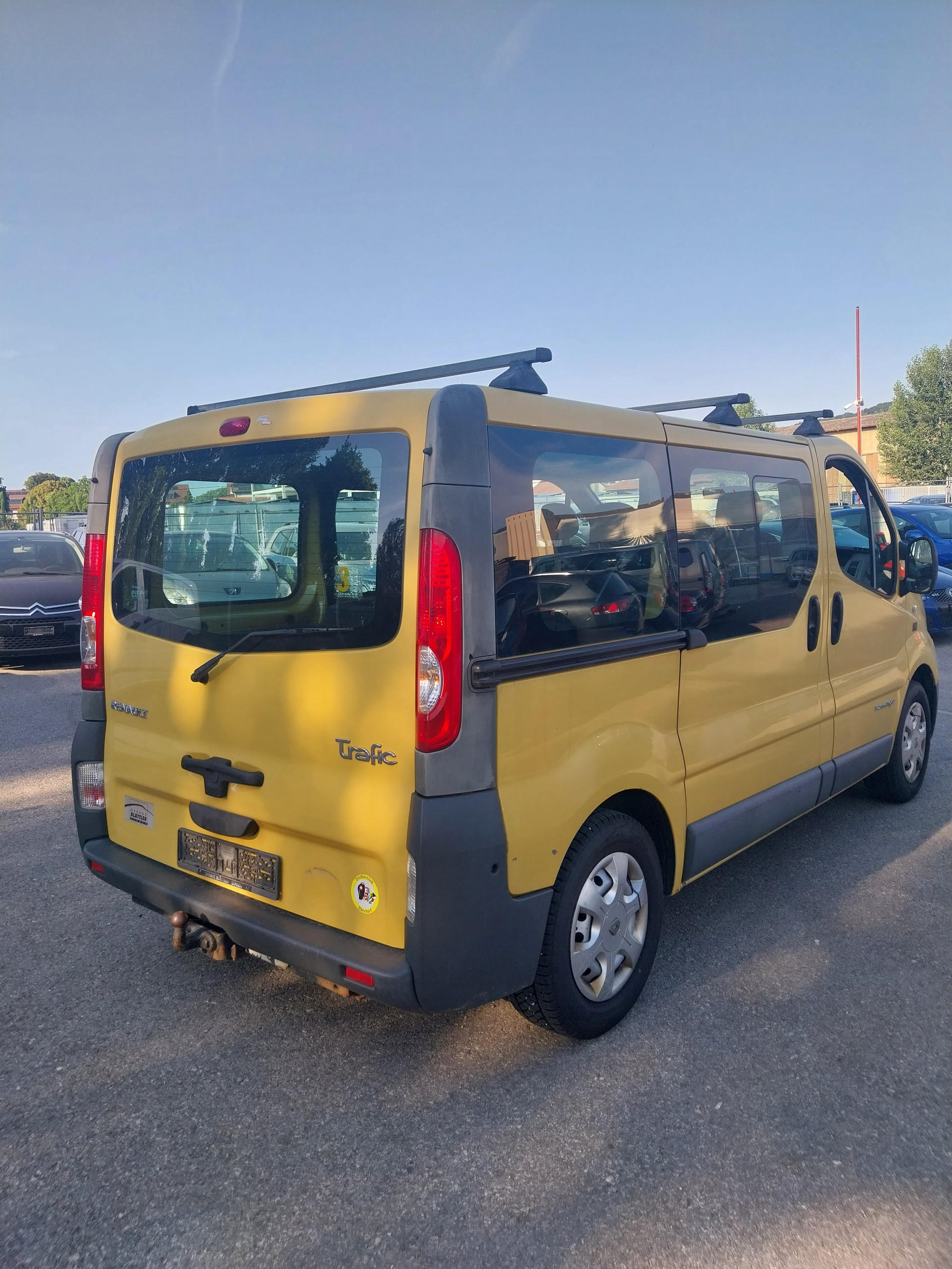 RENAULT Trafic 2.0 dCi Eco Grand Passenger Authentique-image-3