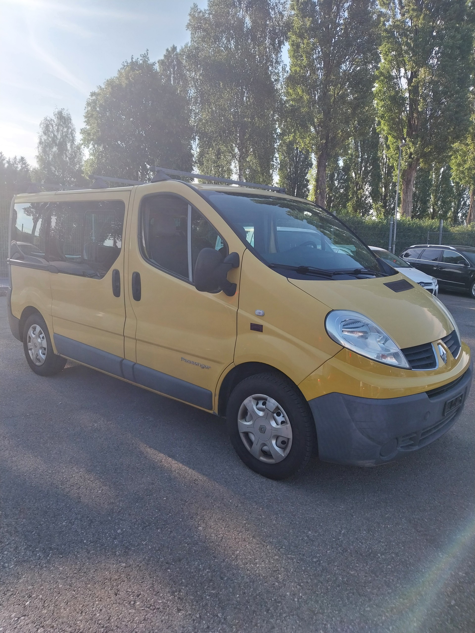 RENAULT Trafic 2.0 dCi Eco Grand Passenger Authentique-image-2