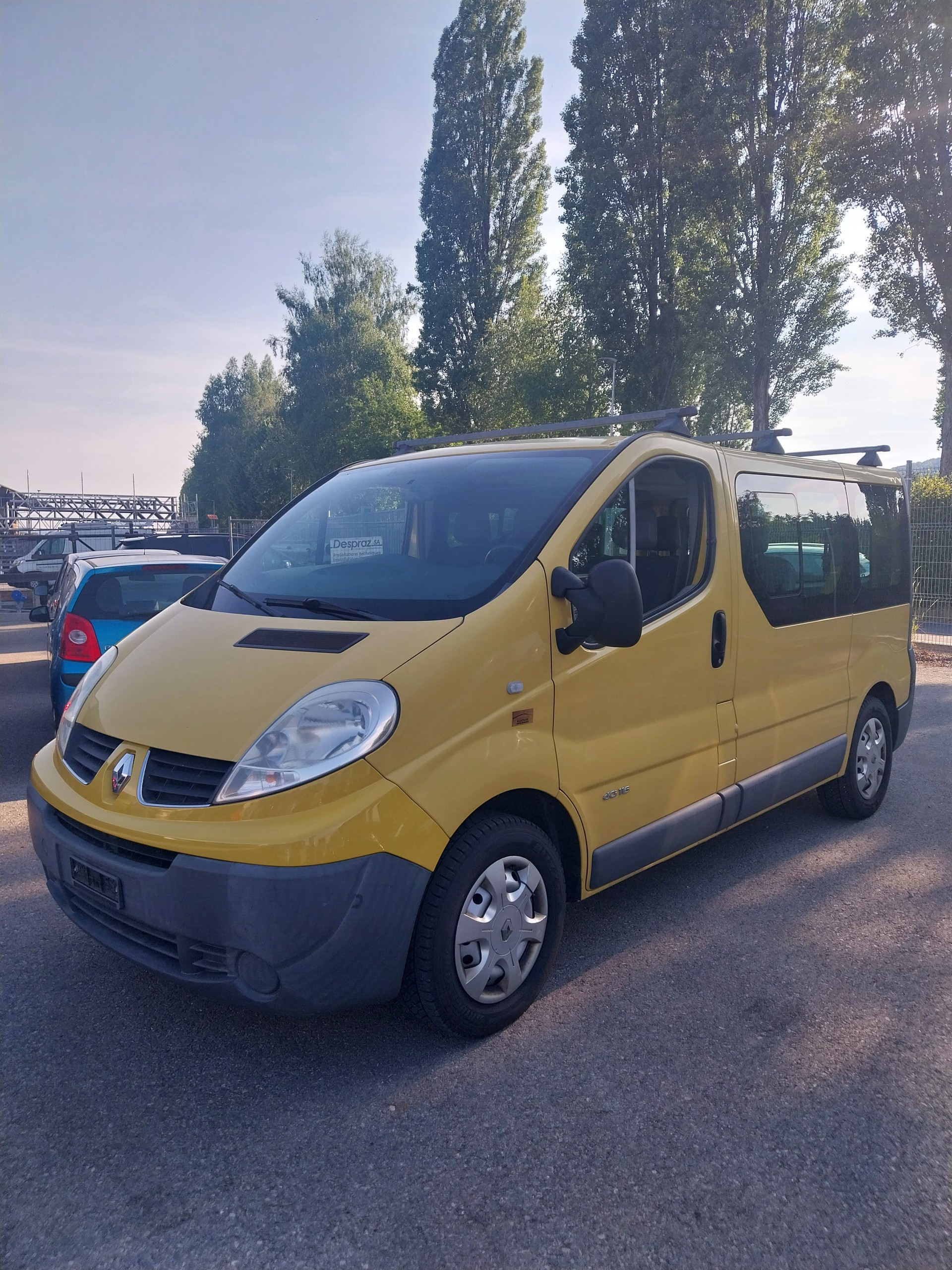 RENAULT Trafic 2.0 dCi Eco Grand Passenger Authentique-image-0