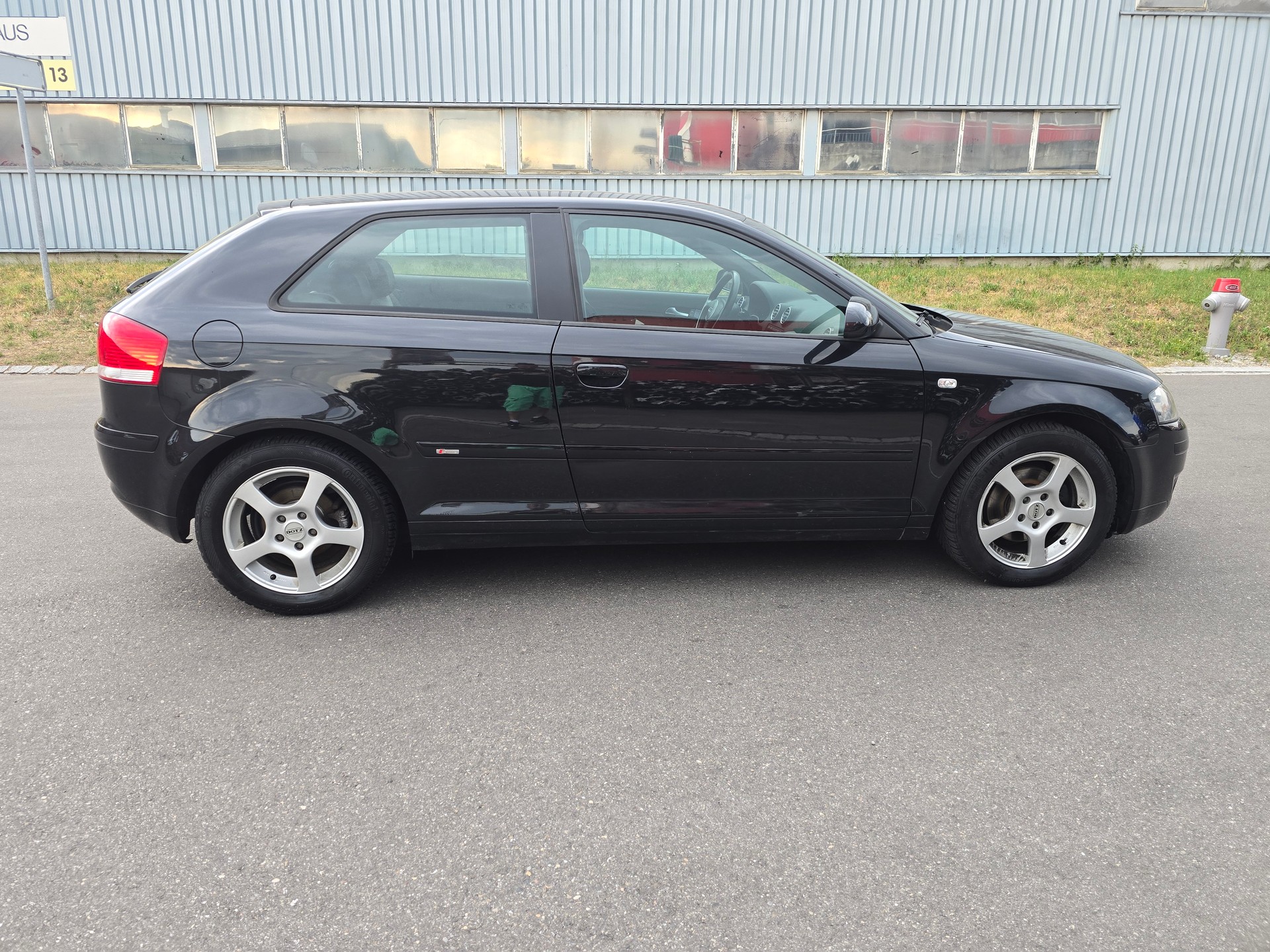 AUDI A3 2.0 FSI Attraction-image-8