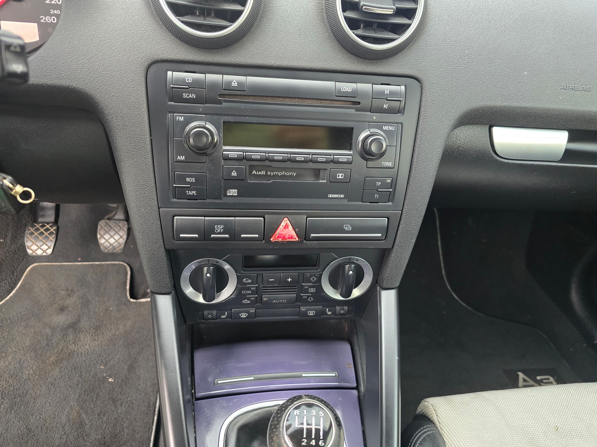 AUDI A3 2.0 FSI Attraction-image-14