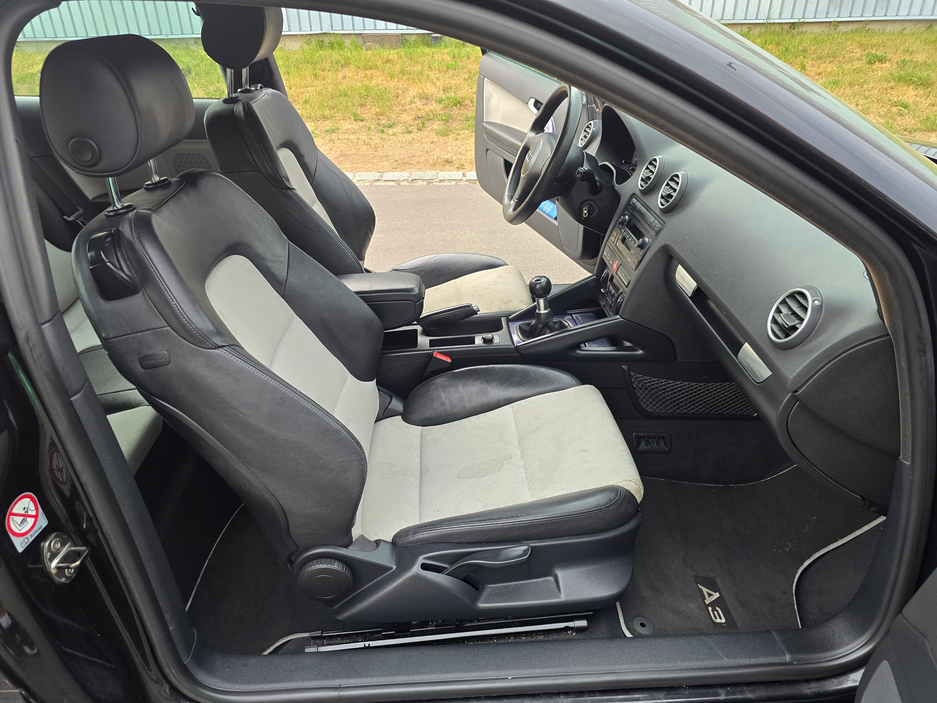 AUDI A3 2.0 FSI Attraction-image-11