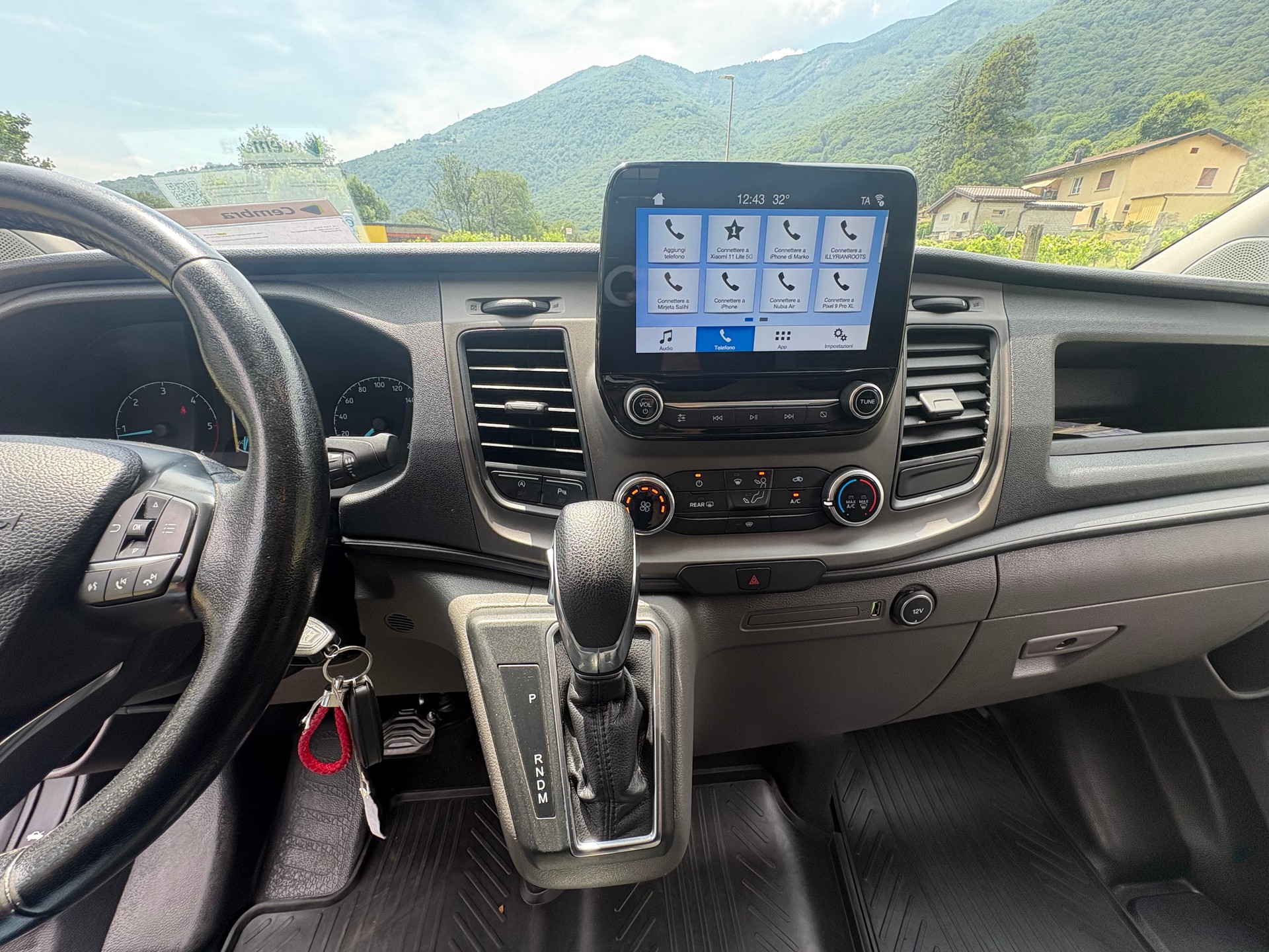FORD Transit Custom Van 320 L1H1 Trend A-image-9