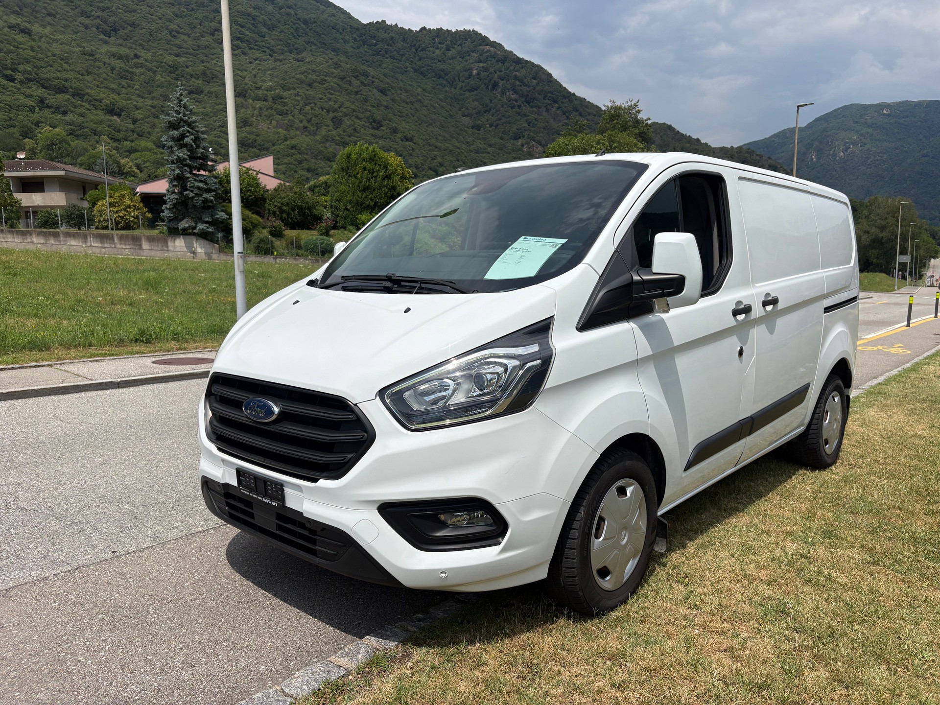 FORD Transit Custom Van 320 L1H1 Trend A-image-5