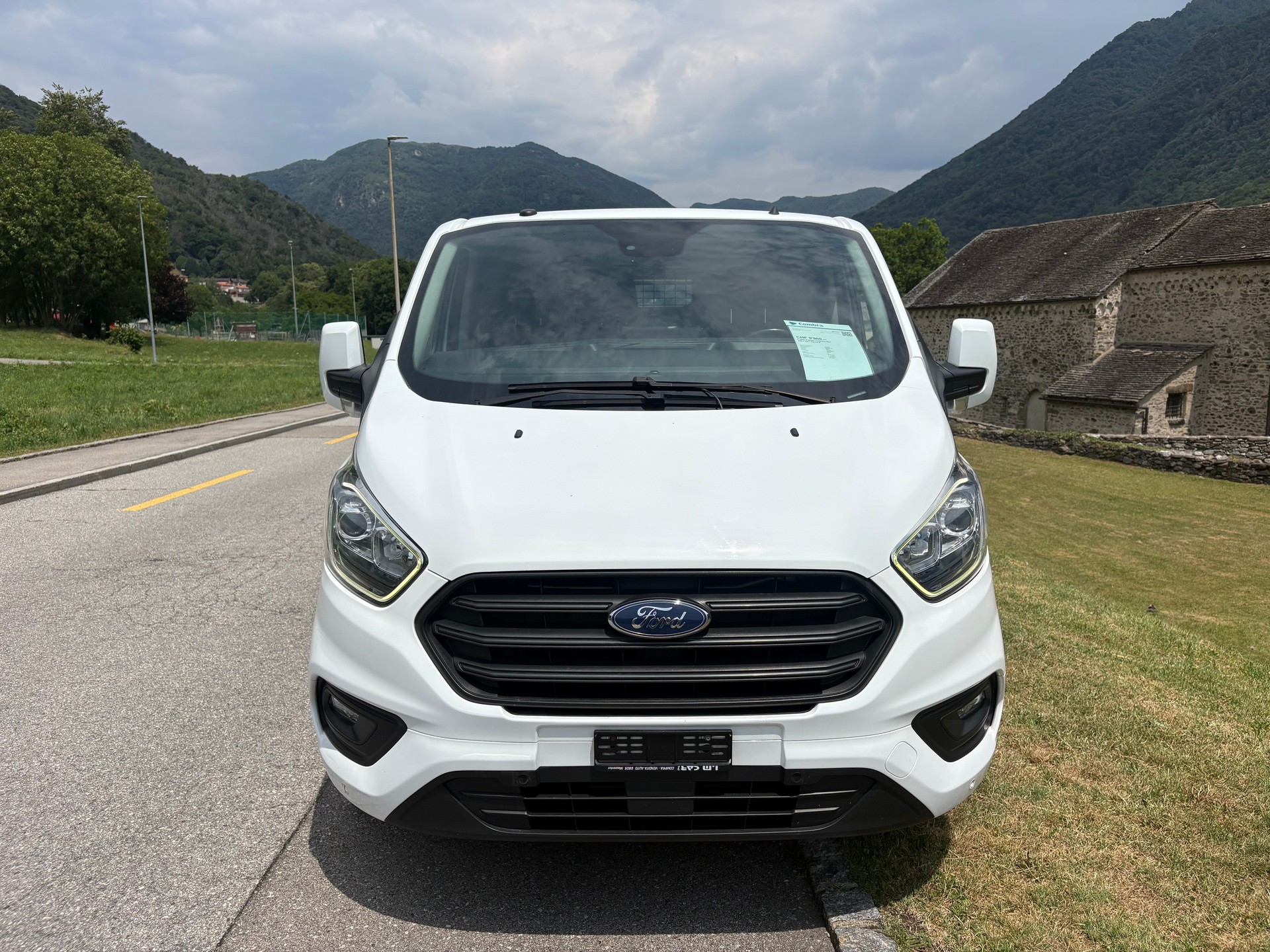 FORD Transit Custom Van 320 L1H1 Trend A-image-6
