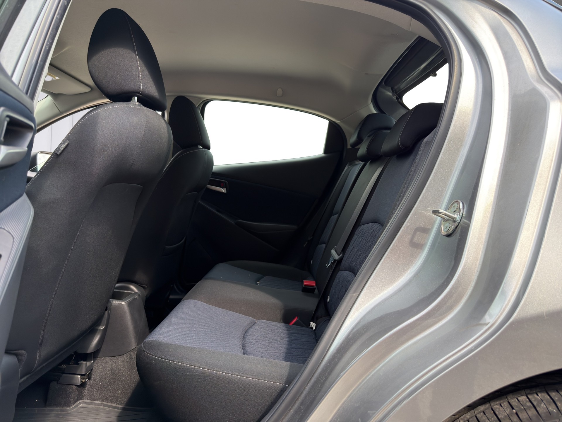 MAZDA 2 1.5i 16V Skyactiv-G Ambition-image-12