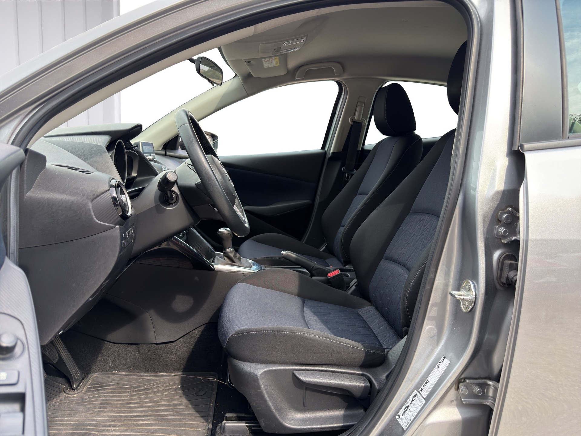 MAZDA 2 1.5i 16V Skyactiv-G Ambition-image-11
