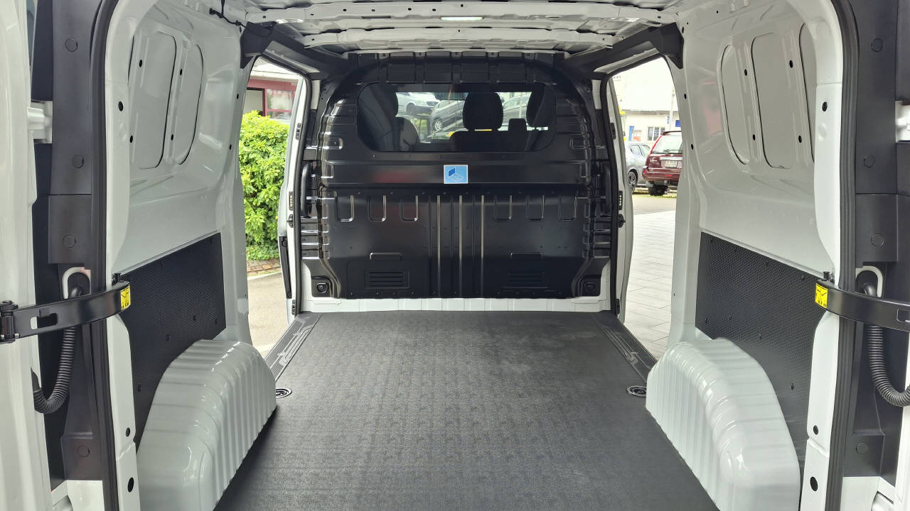 MAXUS Deliver 7 Kaw. L1H1 2.0 TD Base-image-6