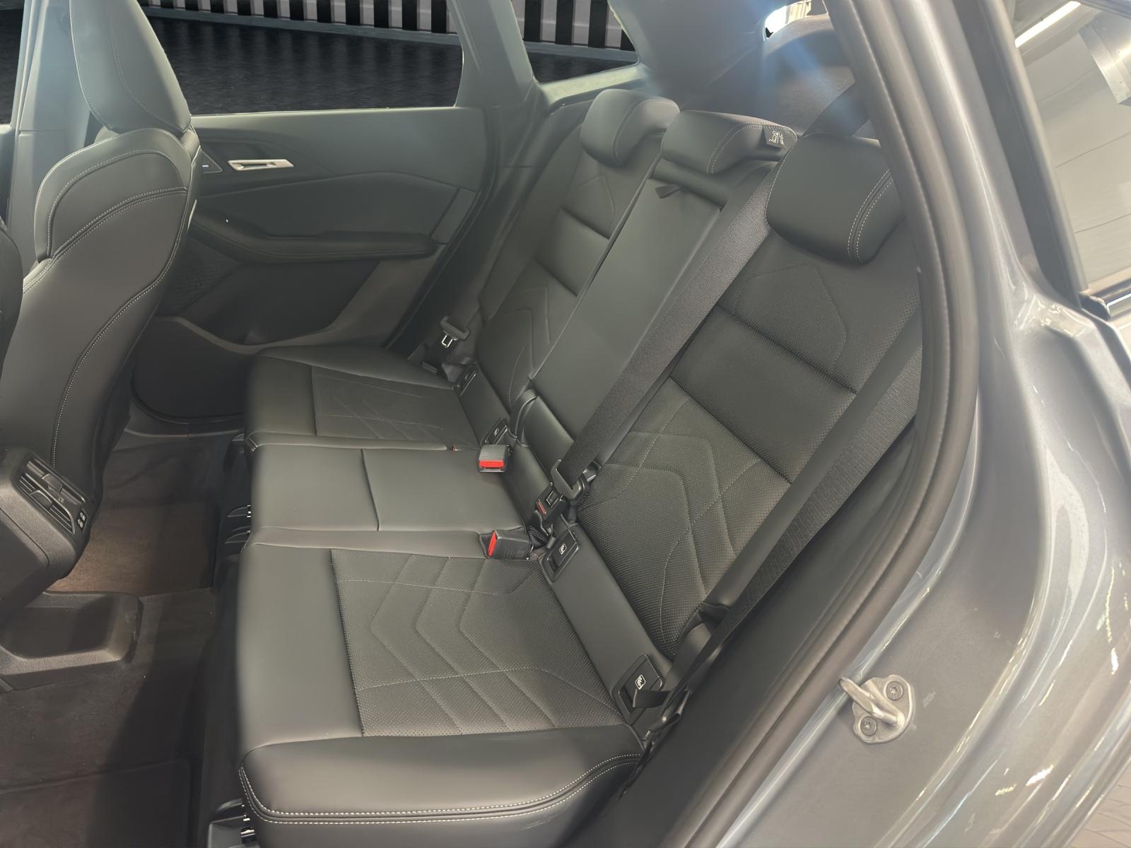BMW 223d xDrive Active Tourer M Sportpaket-image-19
