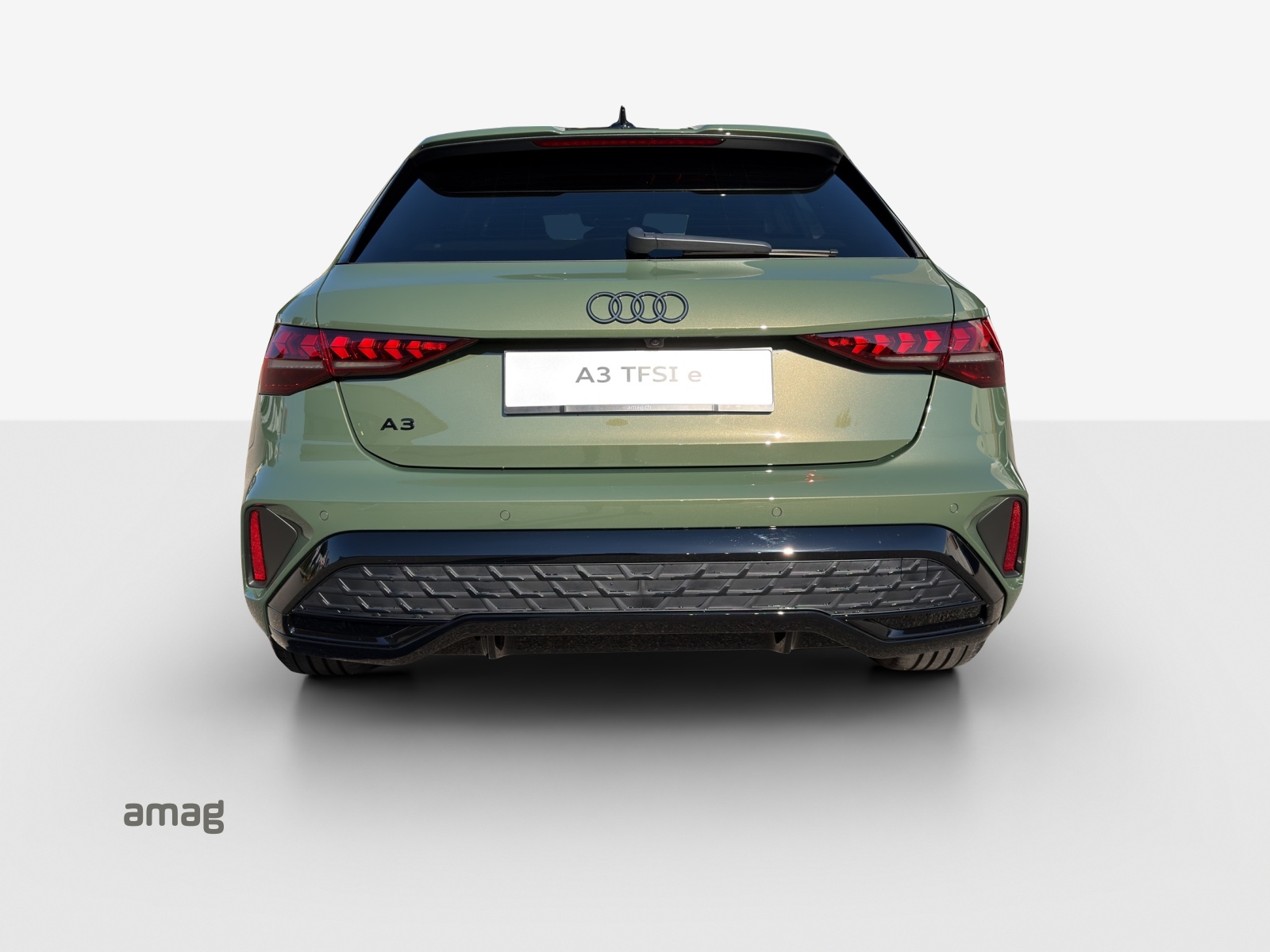 AUDI A3 Sportback TFSI e 200 kW S line Attraction S tronic-image-3