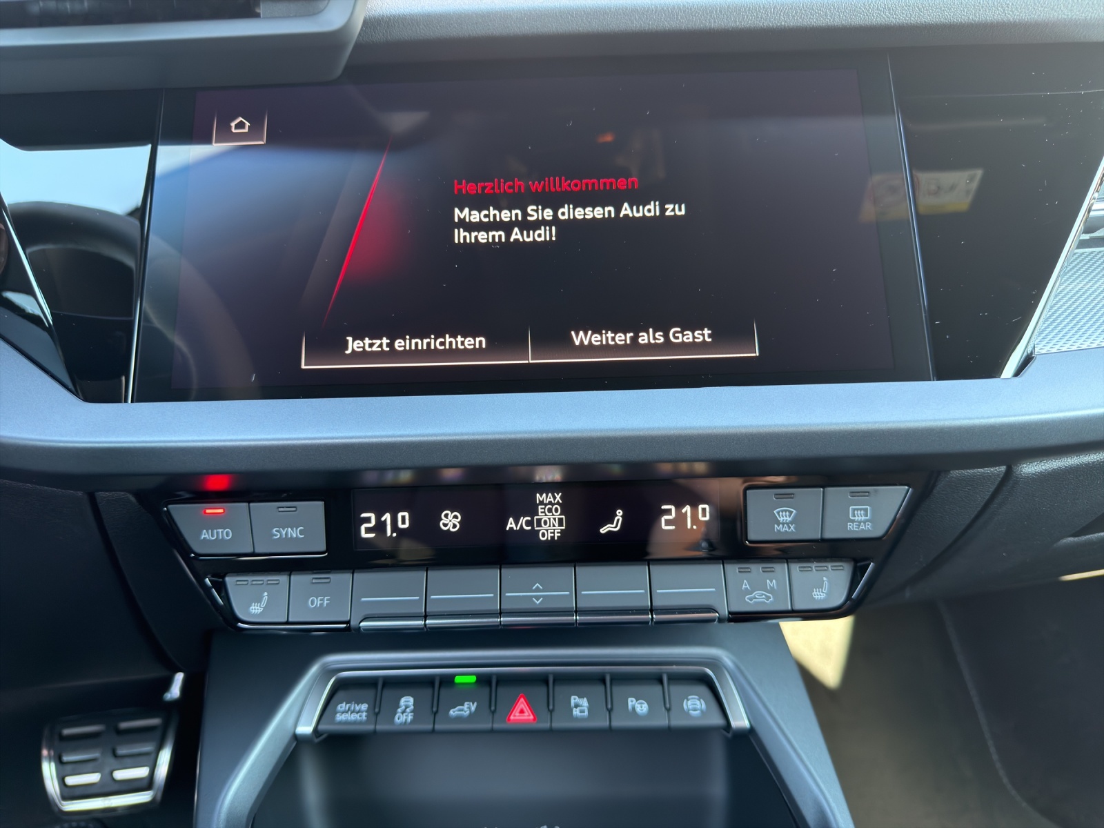 AUDI A3 Sportback TFSI e 200 kW S line Attraction S tronic-image-10