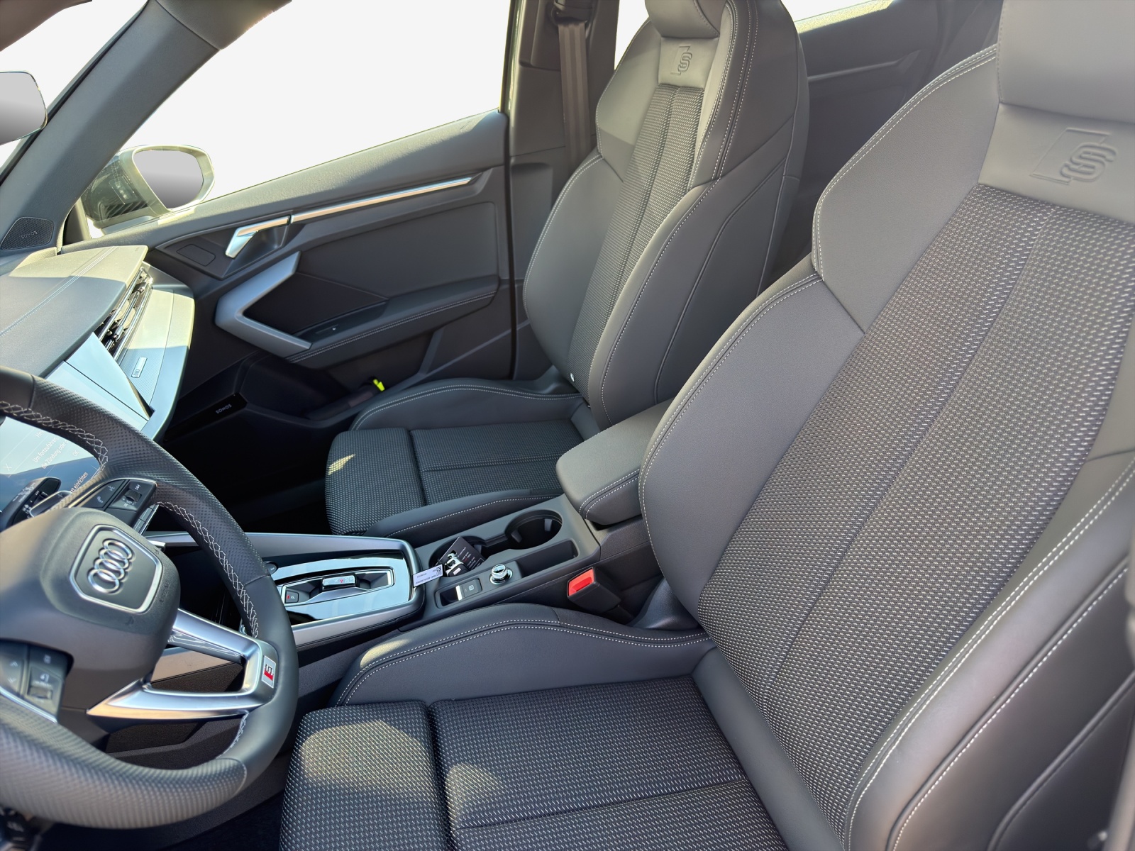 AUDI A3 Sportback TFSI e 200 kW S line Attraction S tronic-image-7