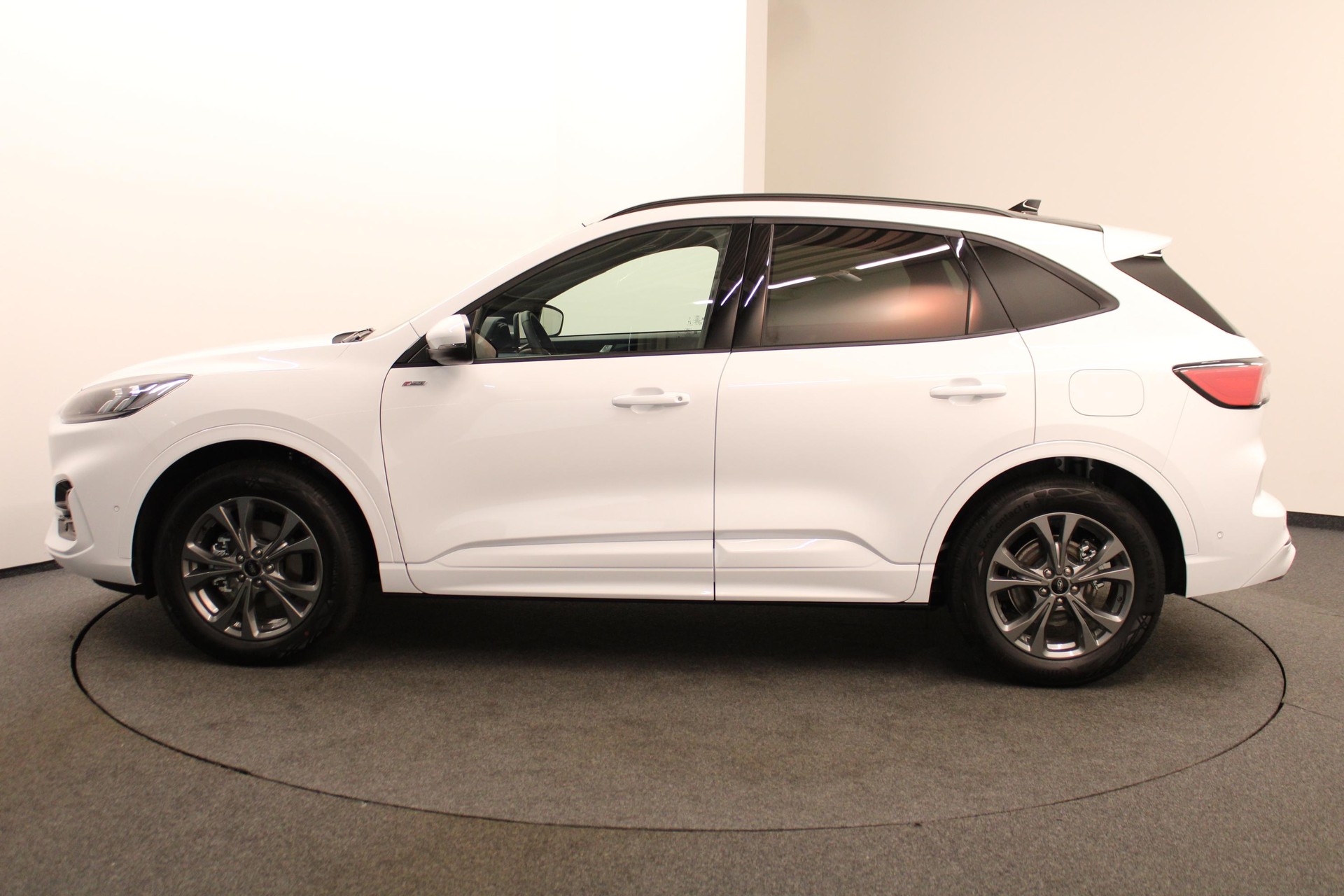 FORD Kuga 2.5 Hybrid ST-Line X 4x4-image-3