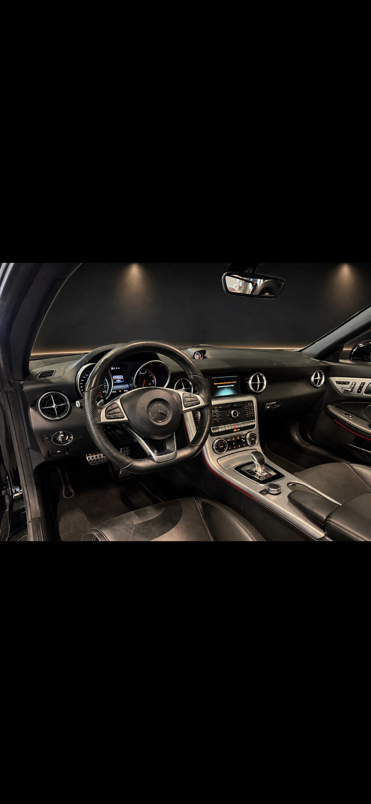 MERCEDES-BENZ SLC 43 AMG-image-1