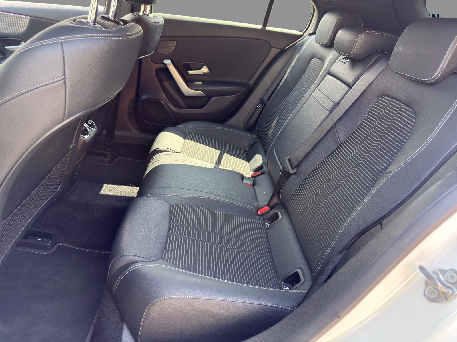 MERCEDES-BENZ A 180 Night Star 7G-DCT-image-12