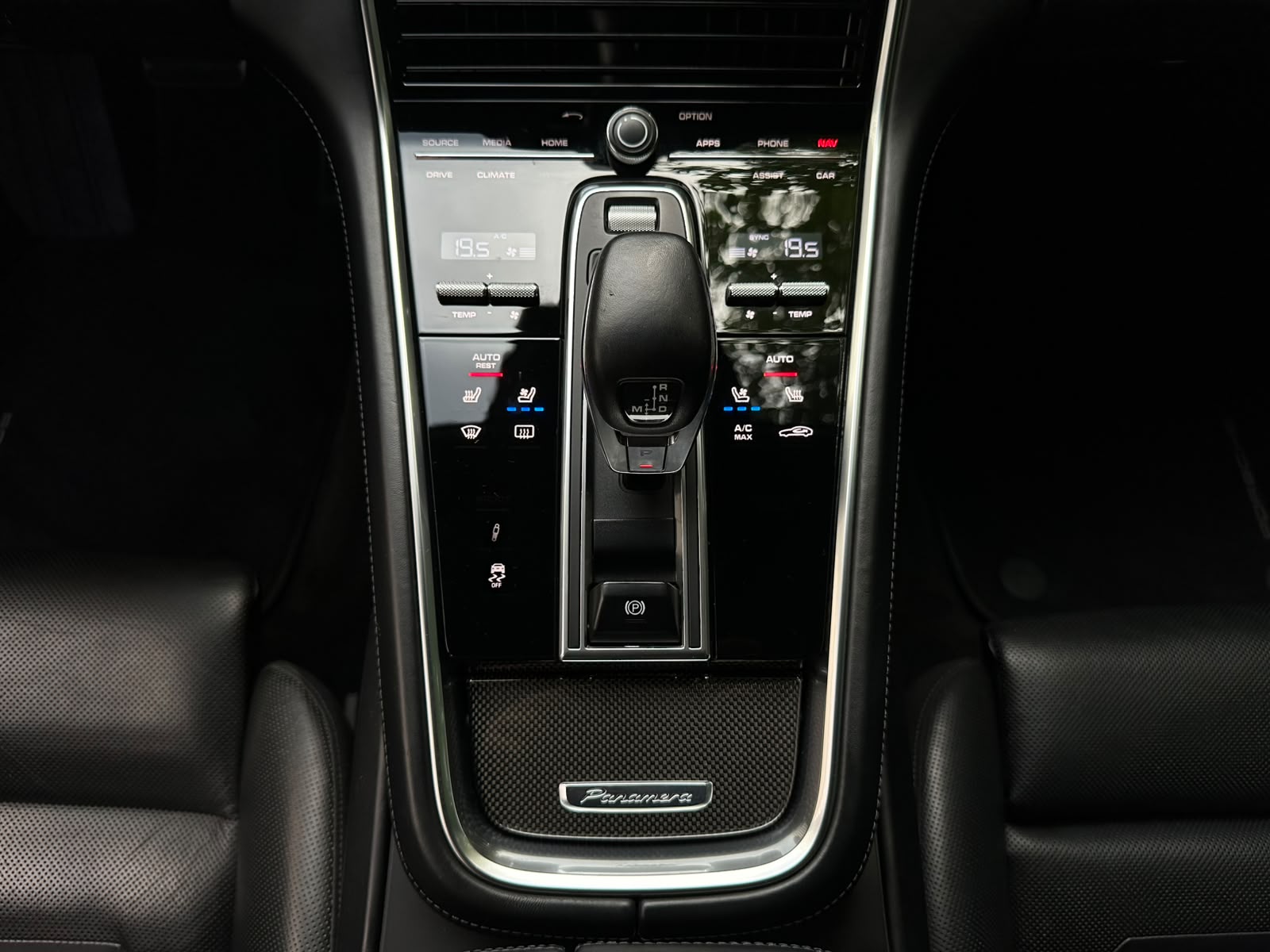 PORSCHE Panamera 4S PDK-image-23