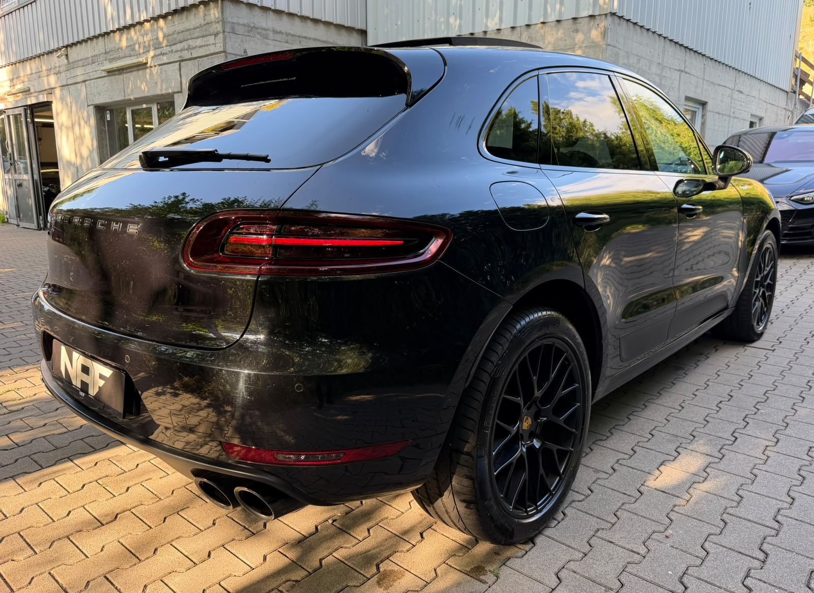 PORSCHE Macan GTS PDK-image-4