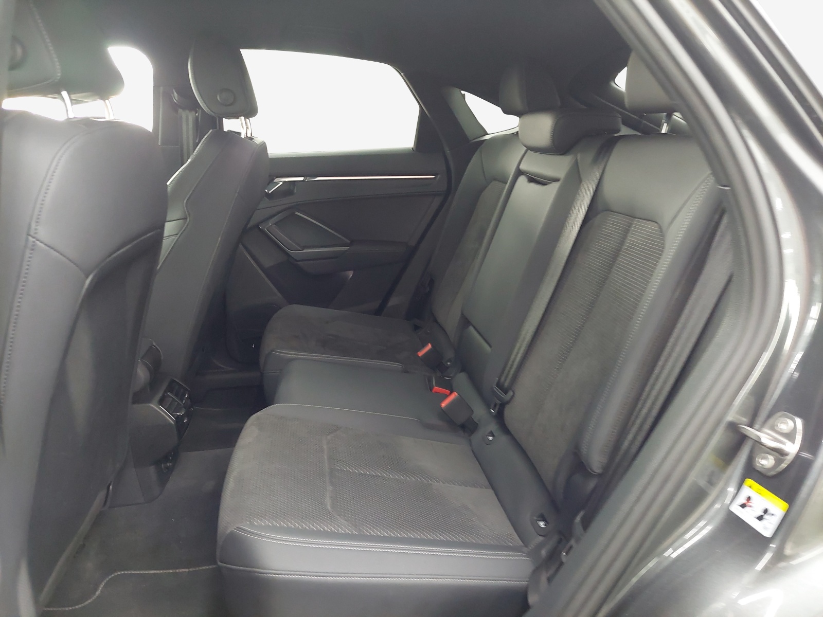 AUDI Q3 Sportback 35 TFSI S line Attraction S-tronic-image-11