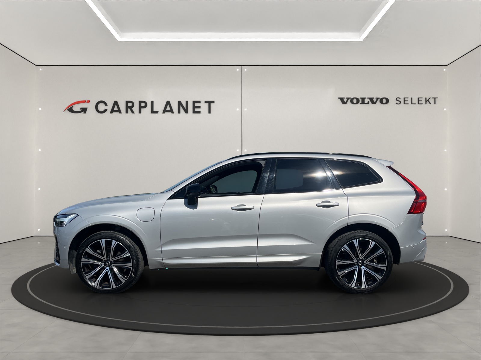 VOLVO XC60 2.0 T6 TE R-Design eAWD-image-1