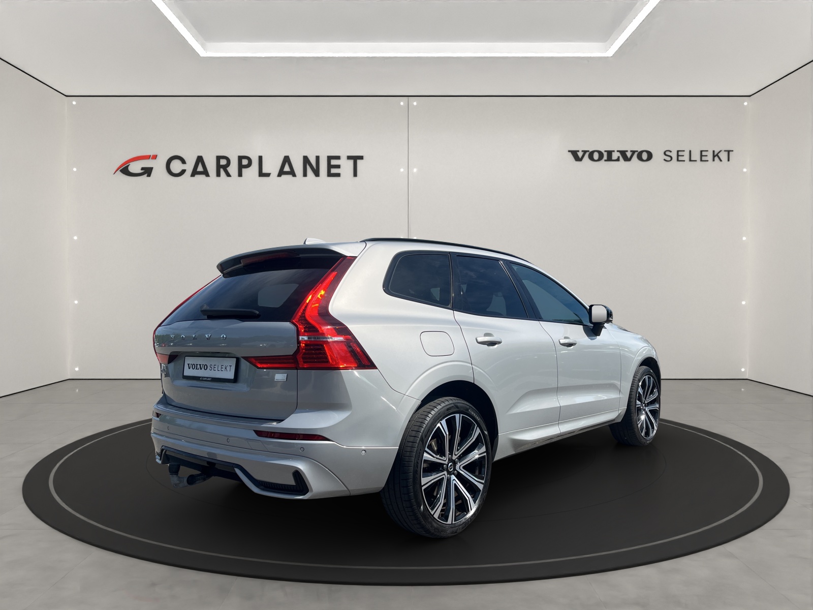 VOLVO XC60 2.0 T6 TE R-Design eAWD-image-3