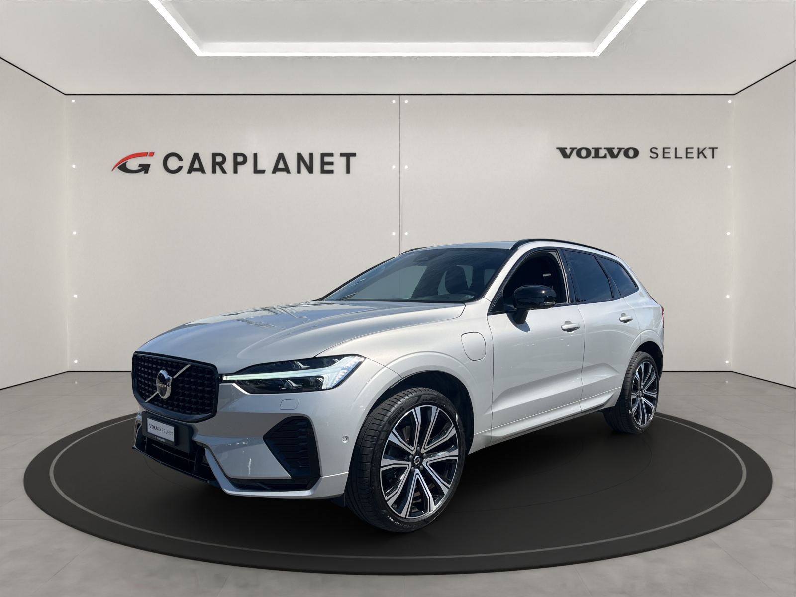 VOLVO XC60 2.0 T6 TE R-Design eAWD-image-0