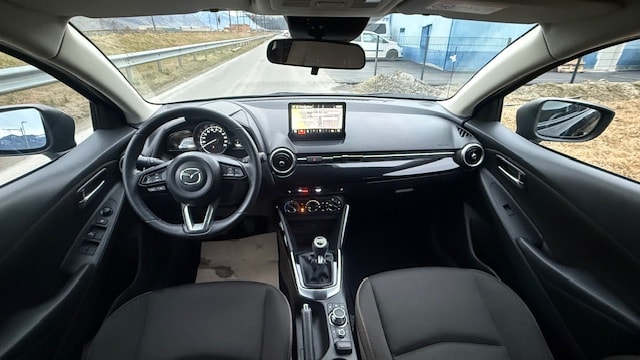 MAZDA 2 SKYACTIV-G 90 Mild Hybrid Revolution-image-9