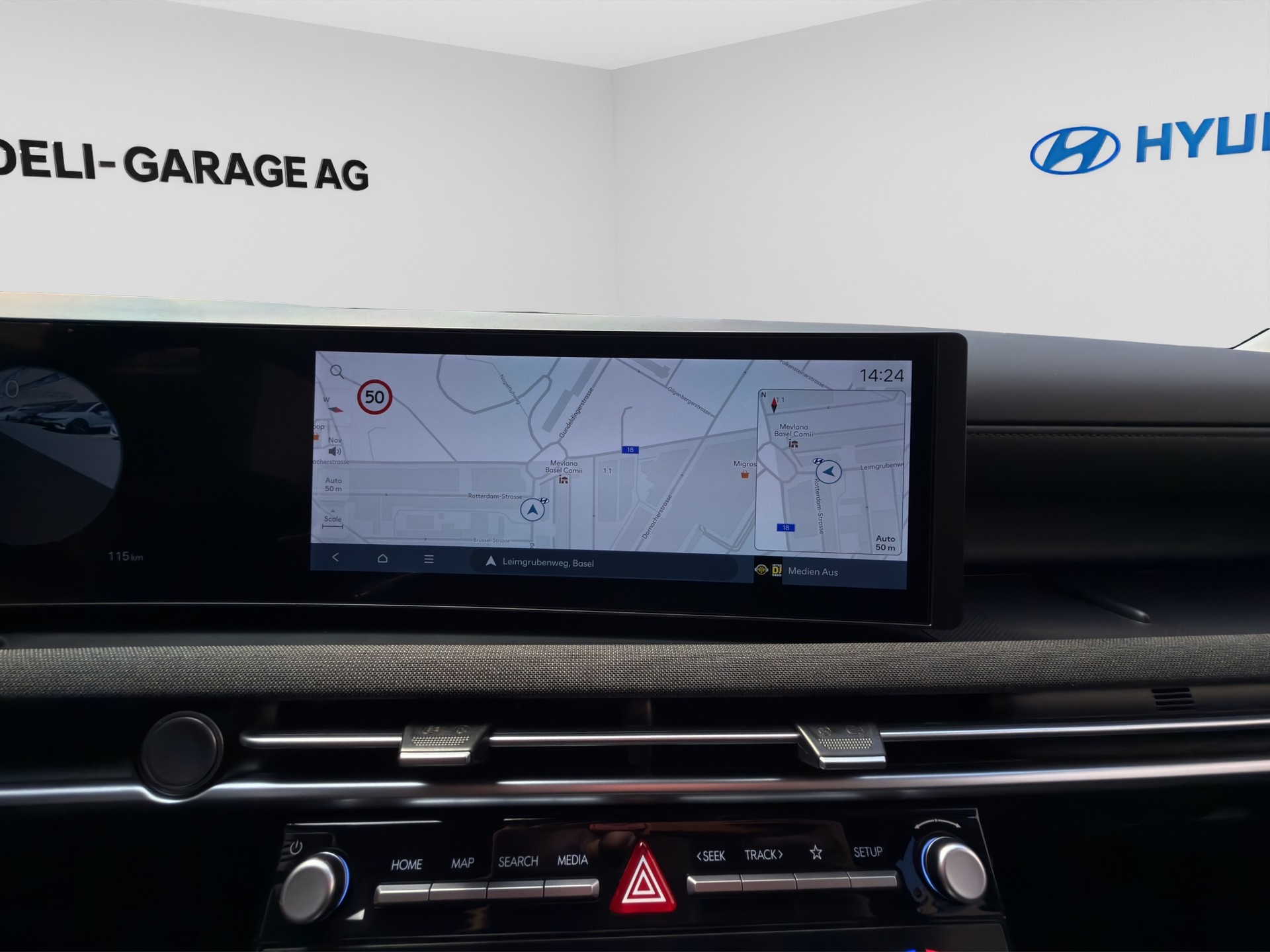 HYUNDAI Tucson 1.6 TGDI HEV Vertex Swiss Edition 4WD-image-14