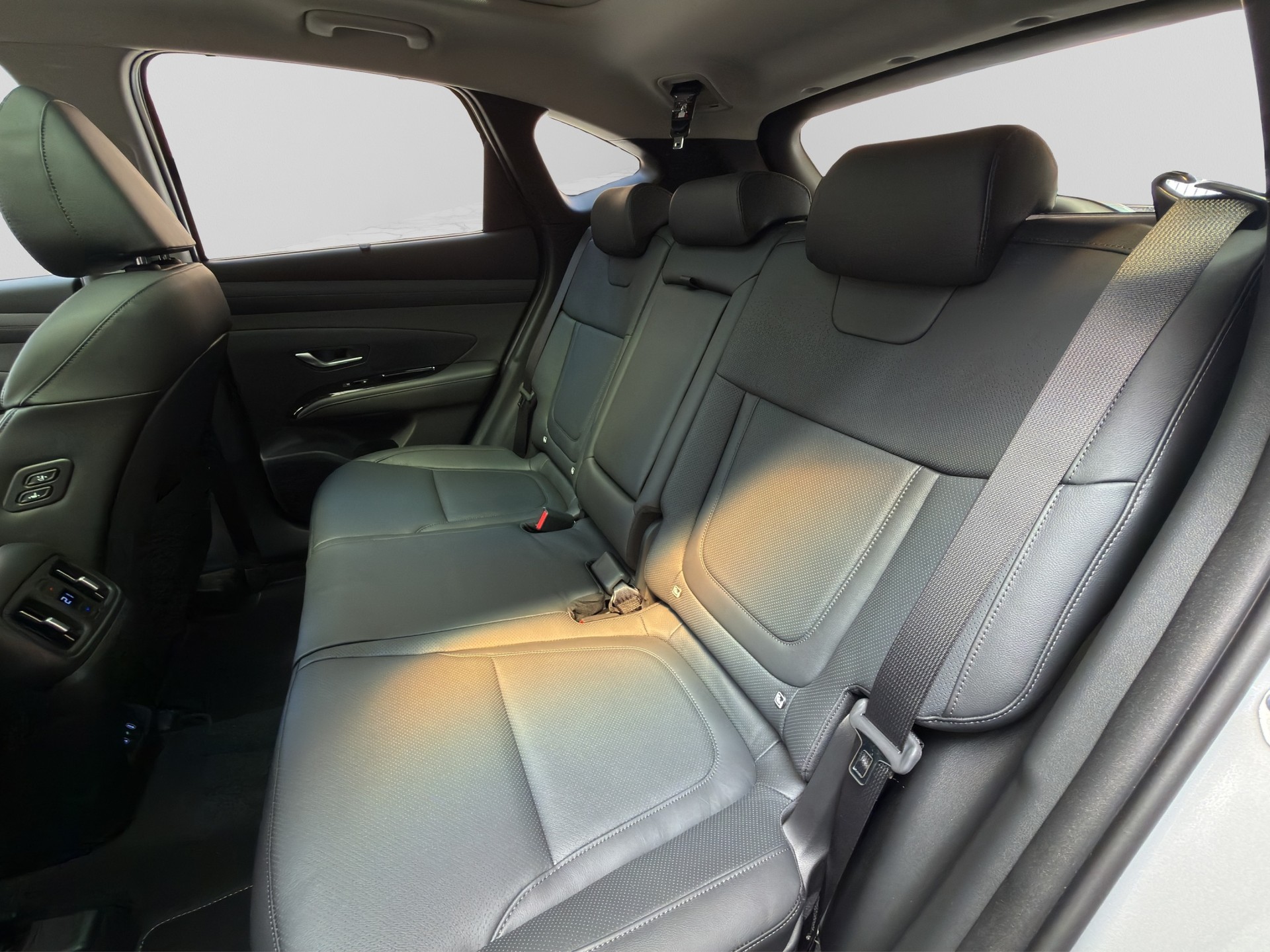 HYUNDAI Tucson 1.6 TGDI HEV Vertex Swiss Edition 4WD-image-17