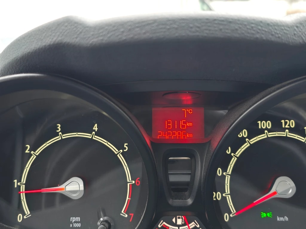 FORD Fiesta 1.25 16V Ambiente-image-8