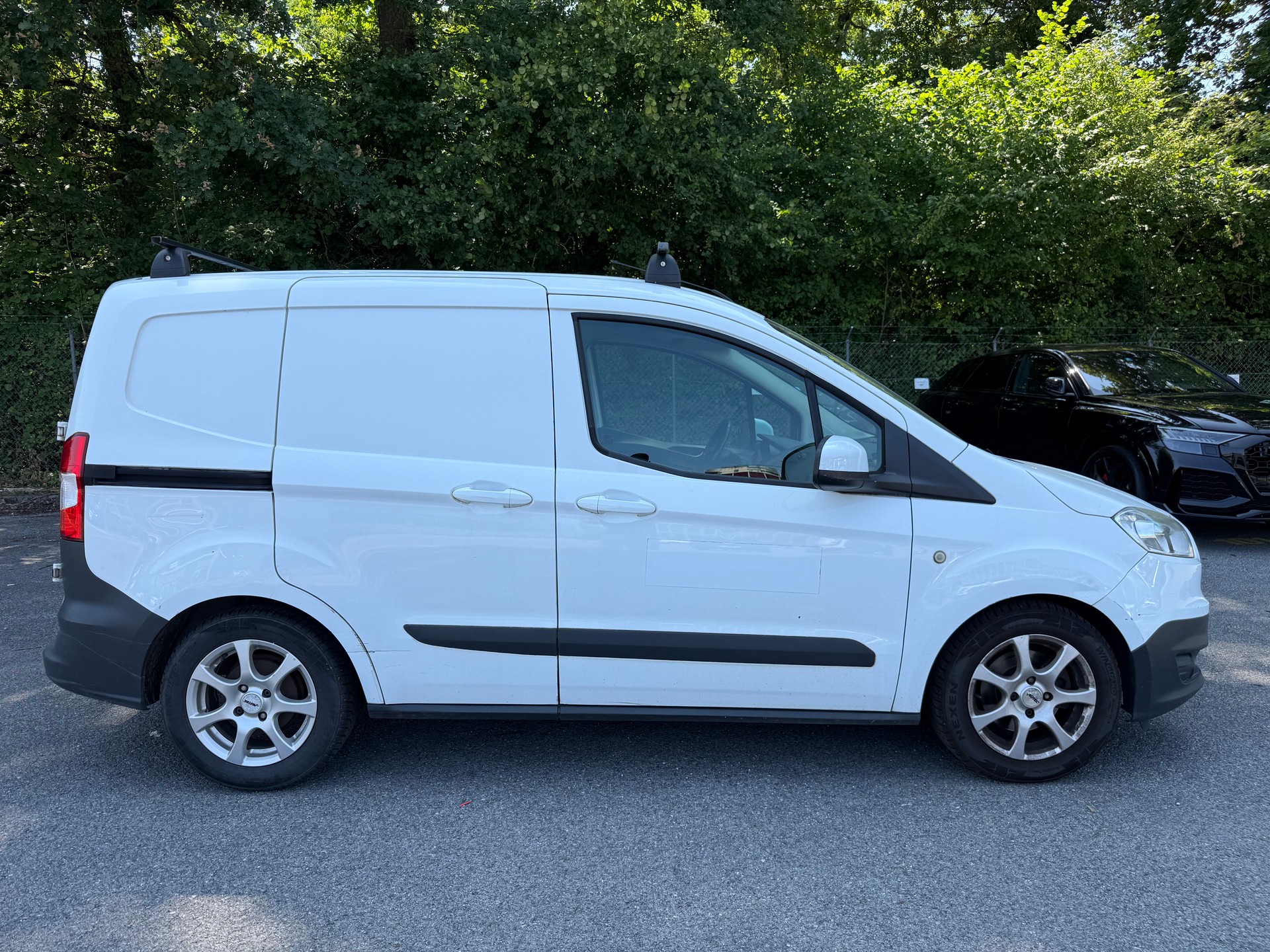 FORD Transit Connect Van T200 1.0 EcoBoost Ambiente-image-4