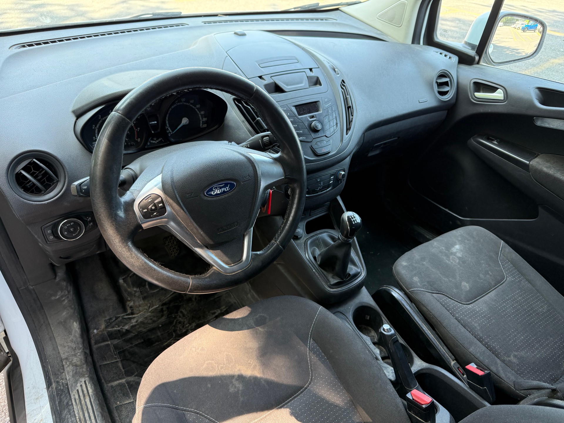 FORD Transit Connect Van T200 1.0 EcoBoost Ambiente-image-9