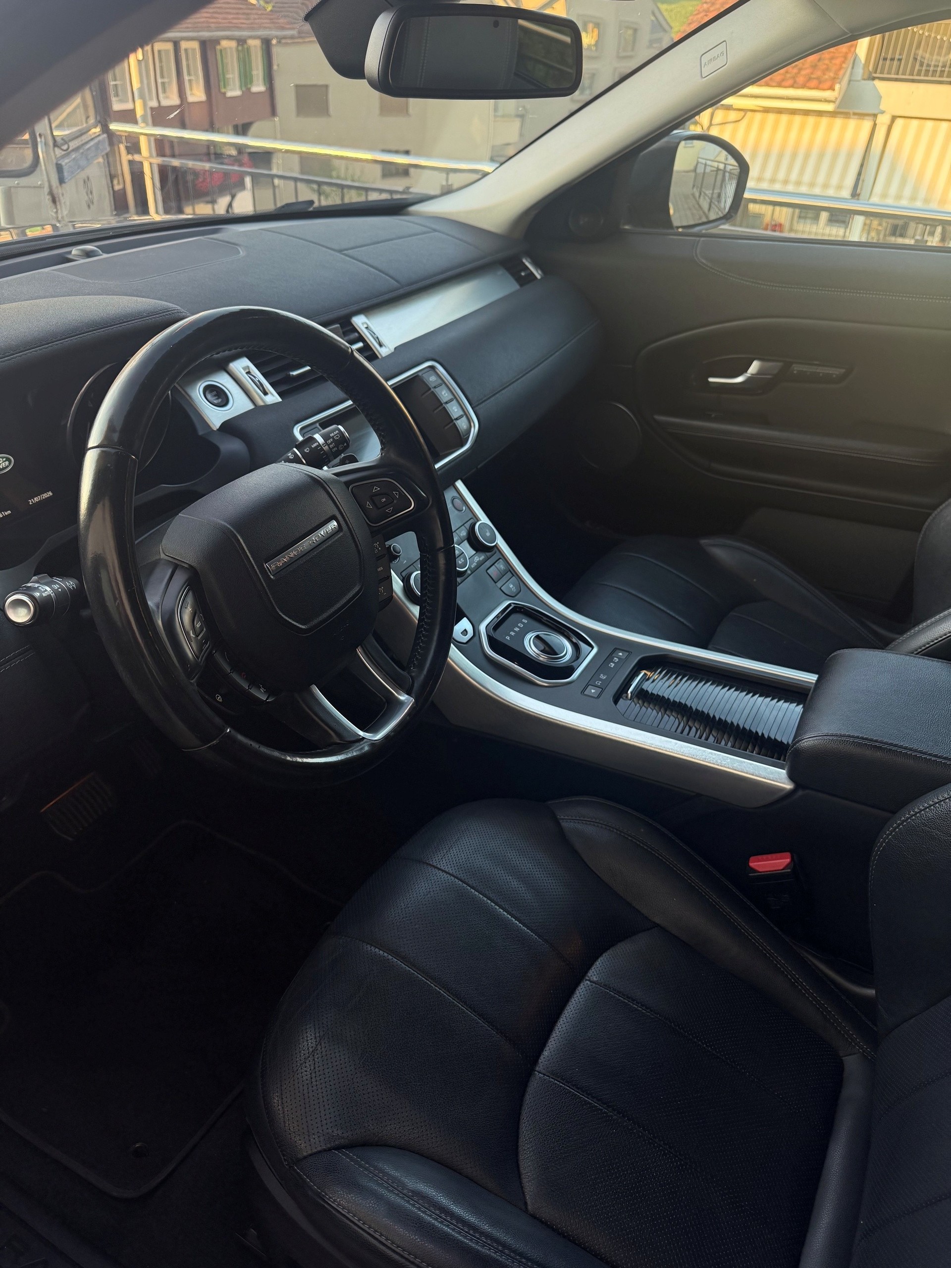 LAND ROVER RANGE ROVER EVOQUE-image-2