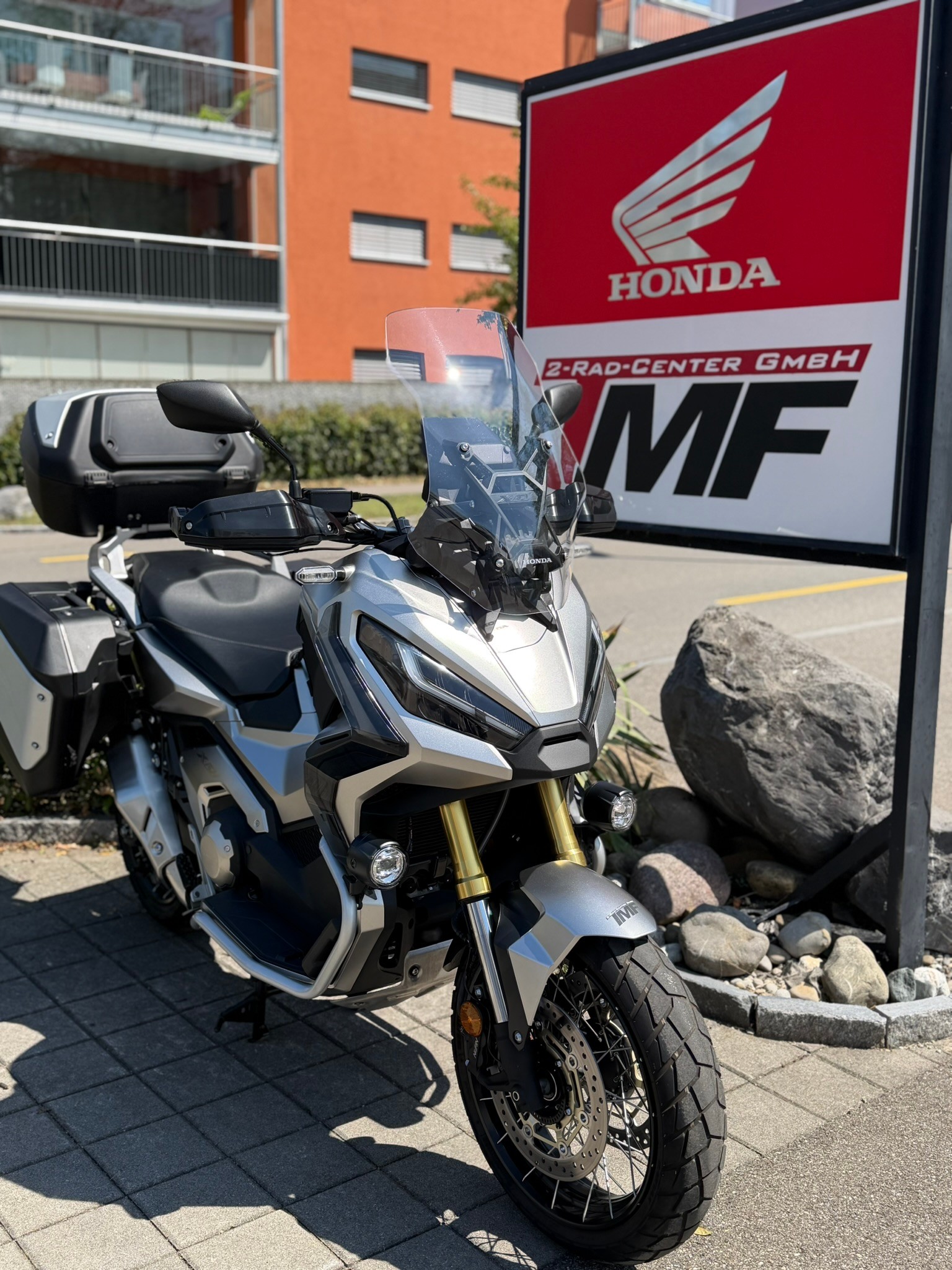 HONDA X-ADV 750 (35kW)-showroom-element-2