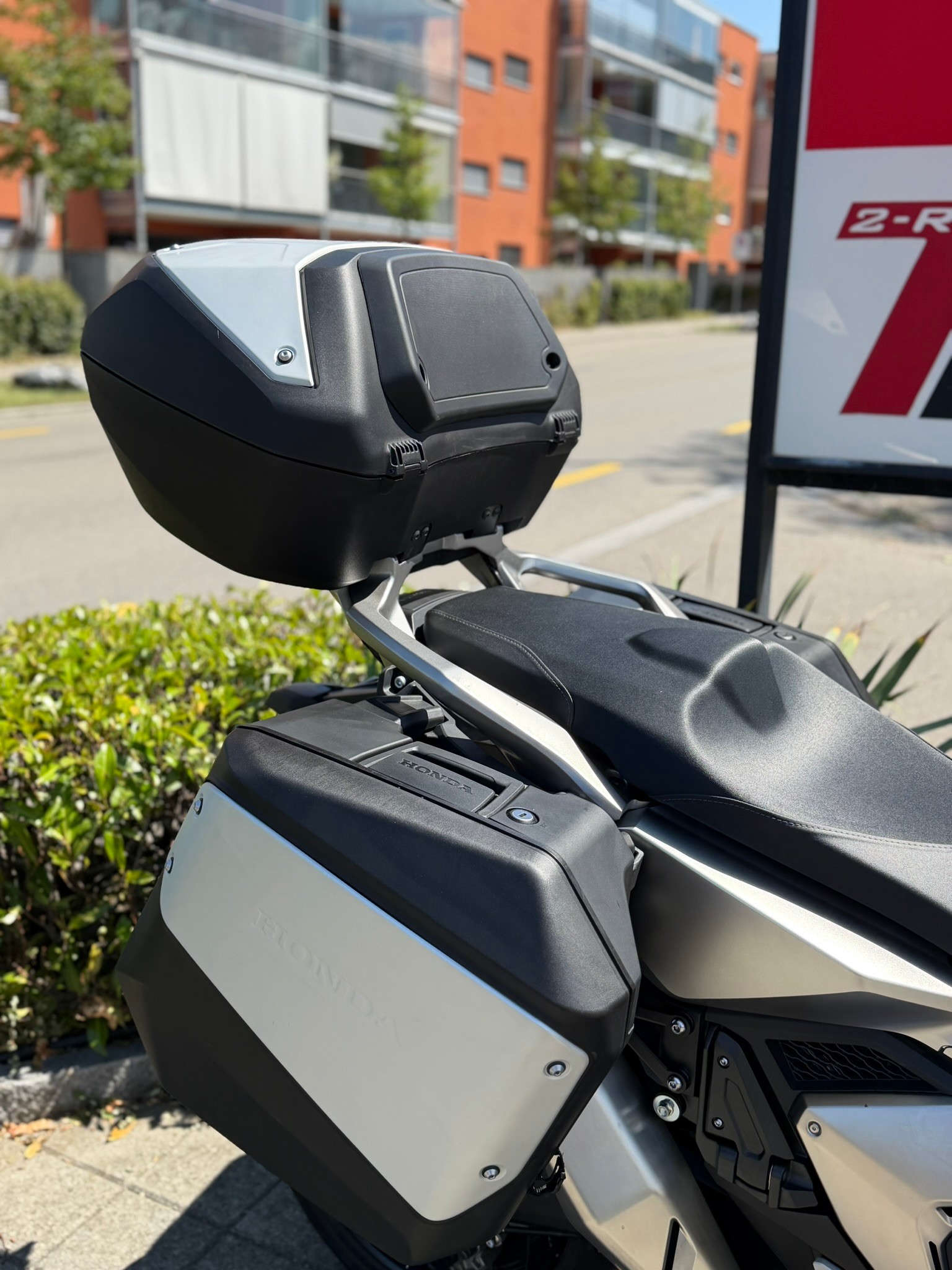 HONDA X-ADV 750 (35kW)-showroom-element-3