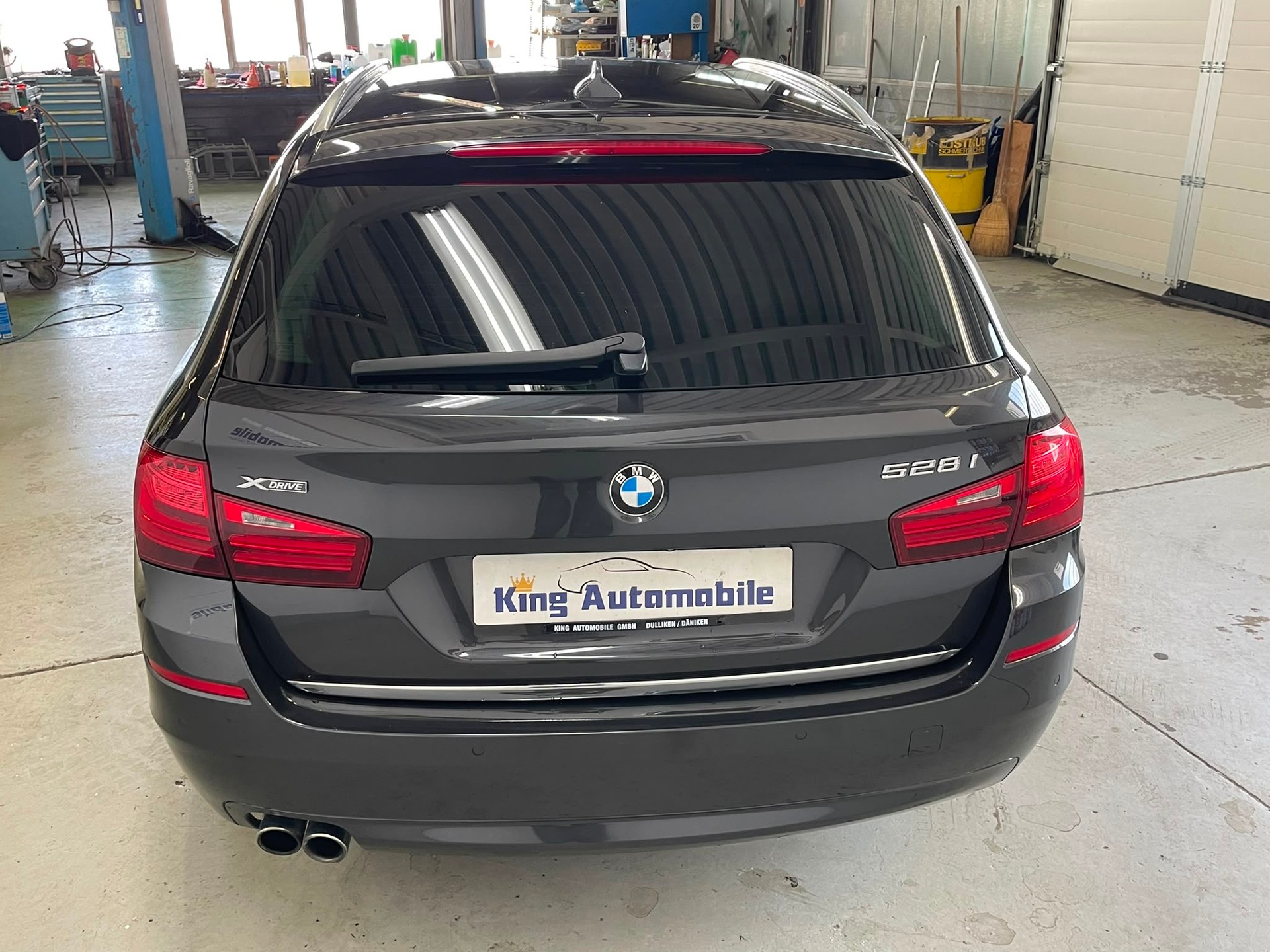 BMW 528i Touring xDrive Luxury Line Steptronic | CH-Auto | Frisch MFK | AHK 2t. | Navi | HUD | RF-Kamera-image-5