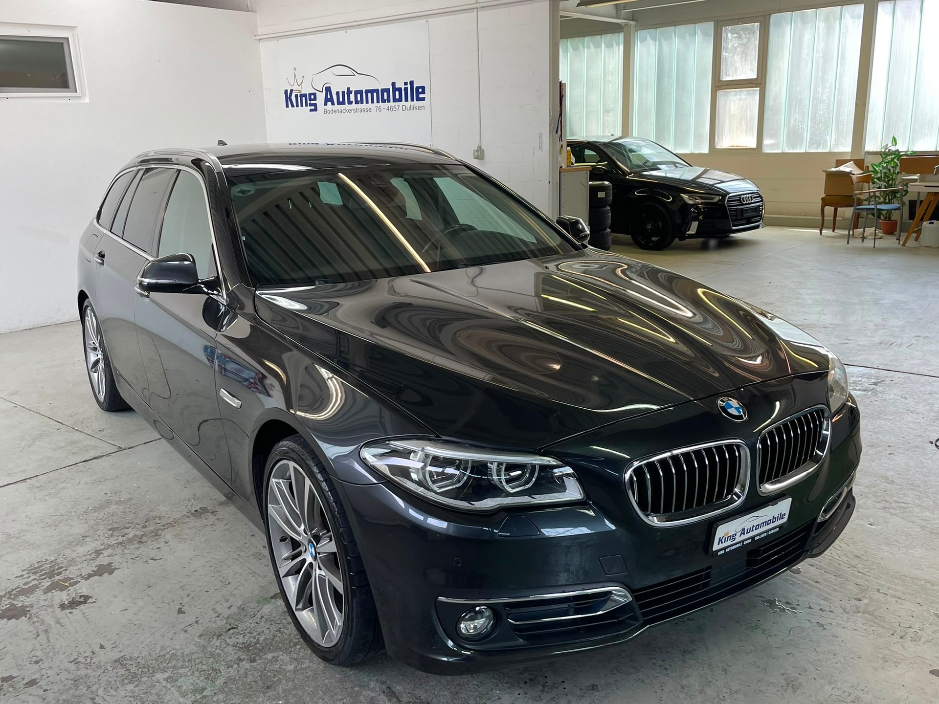 BMW 528i Touring xDrive Luxury Line Steptronic | CH-Auto | Frisch MFK | AHK 2t. | Navi | HUD | RF-Kamera