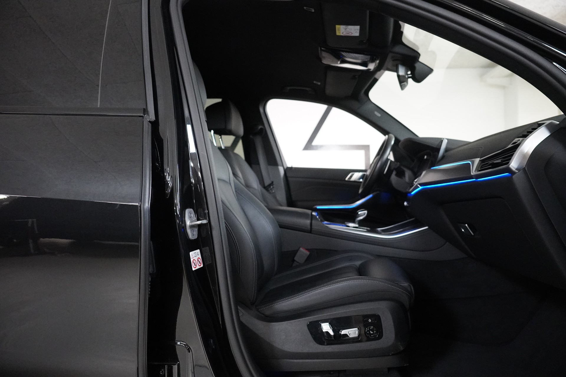 BMW X5 xDrive 48V 30d M Sport Steptronic-image-13