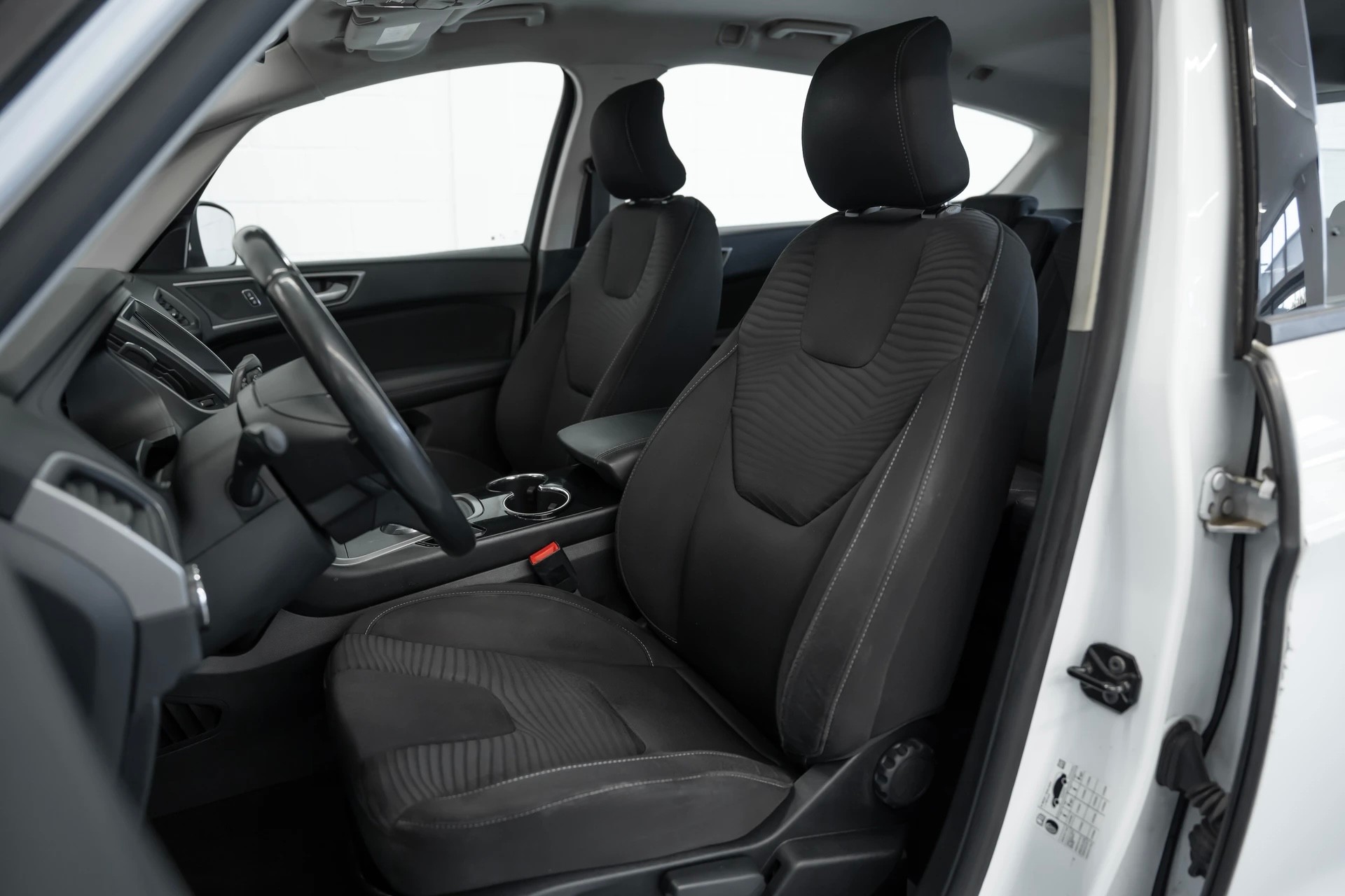 FORD S-Max 2.0 TDCi Titanium Automatic MY 2020 Facelift-image-10