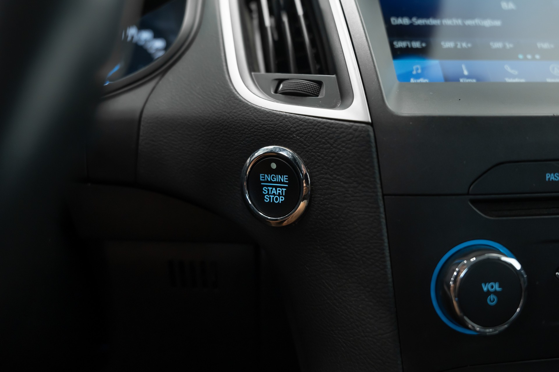 FORD S-Max 2.0 TDCi Titanium Automatic MY 2020 Facelift-image-20