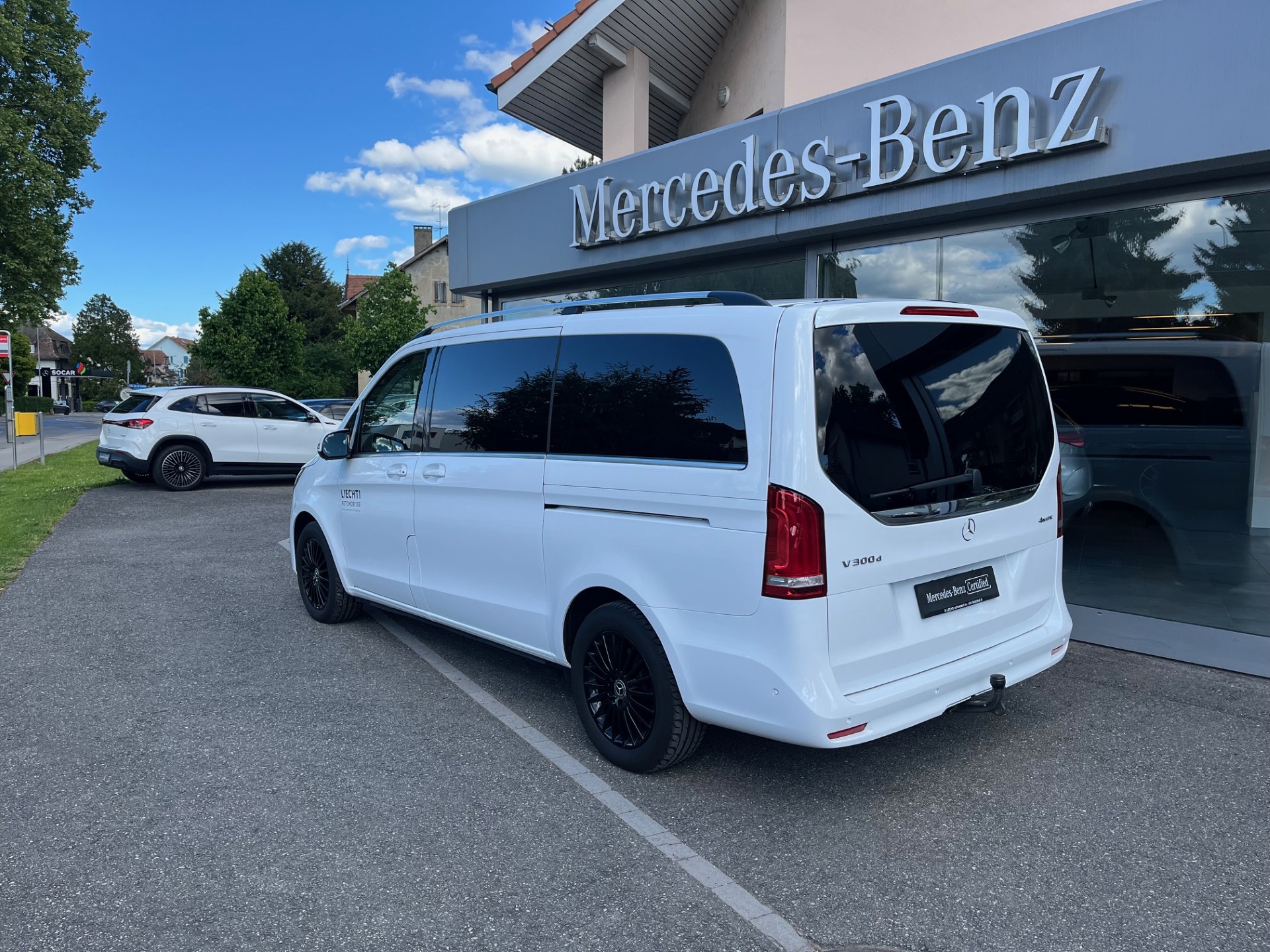 MERCEDES-BENZ V 300 d lang Avantgarde 4Matic 9G-Tronic-image-2