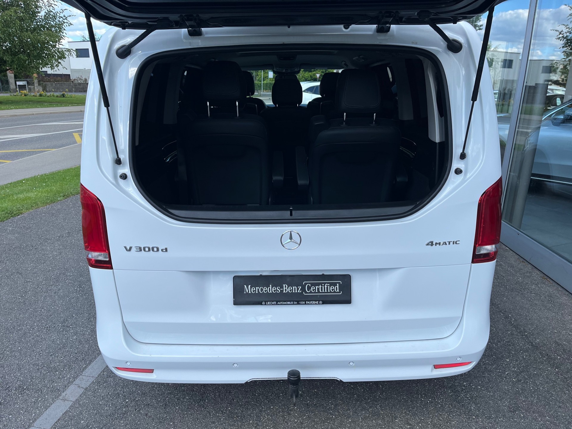 MERCEDES-BENZ V 300 d lang Avantgarde 4Matic 9G-Tronic-image-14