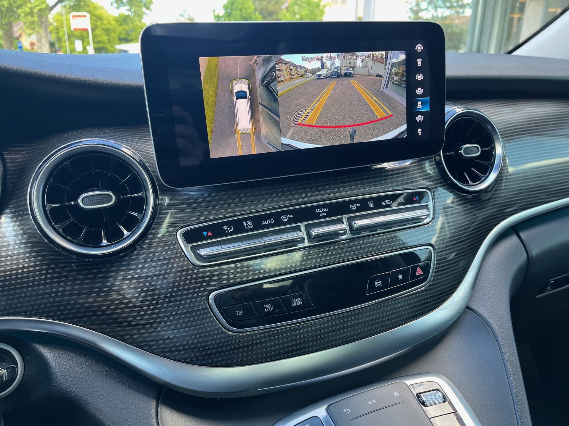 MERCEDES-BENZ V 300 d lang Avantgarde 4Matic 9G-Tronic-image-7