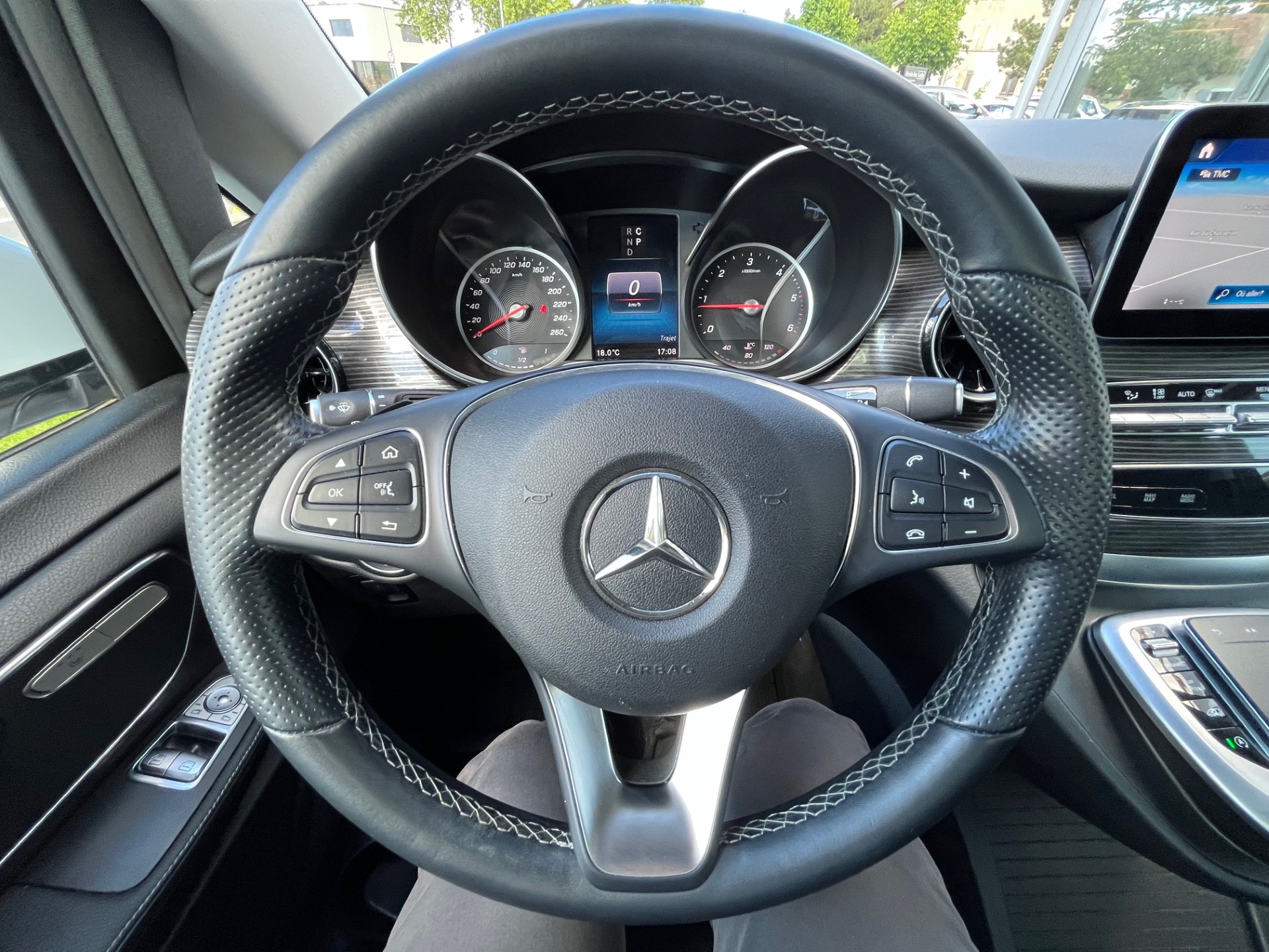 MERCEDES-BENZ V 300 d lang Avantgarde 4Matic 9G-Tronic-image-5