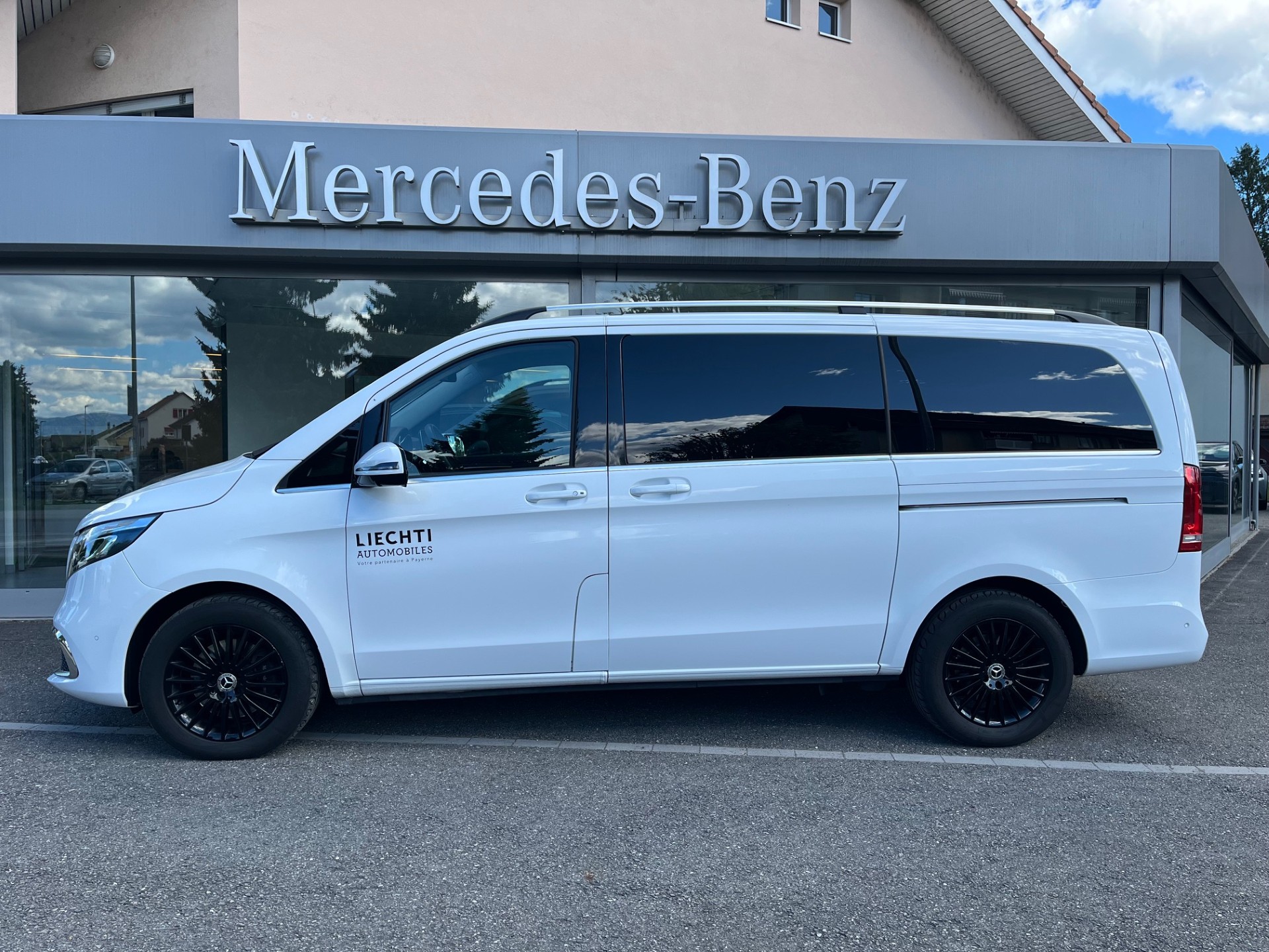 MERCEDES-BENZ V 300 d lang Avantgarde 4Matic 9G-Tronic-image-1