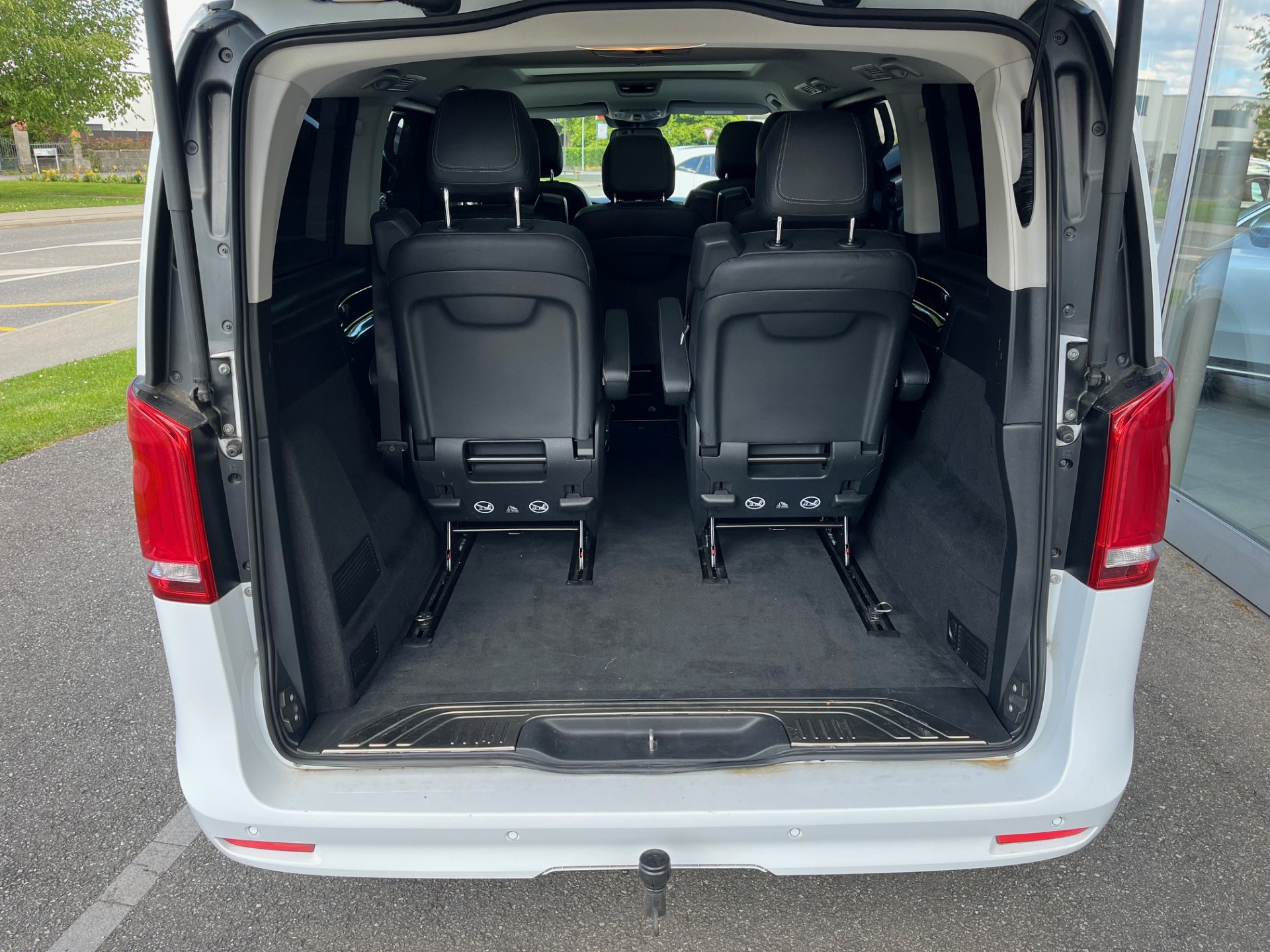 MERCEDES-BENZ V 300 d lang Avantgarde 4Matic 9G-Tronic-image-15